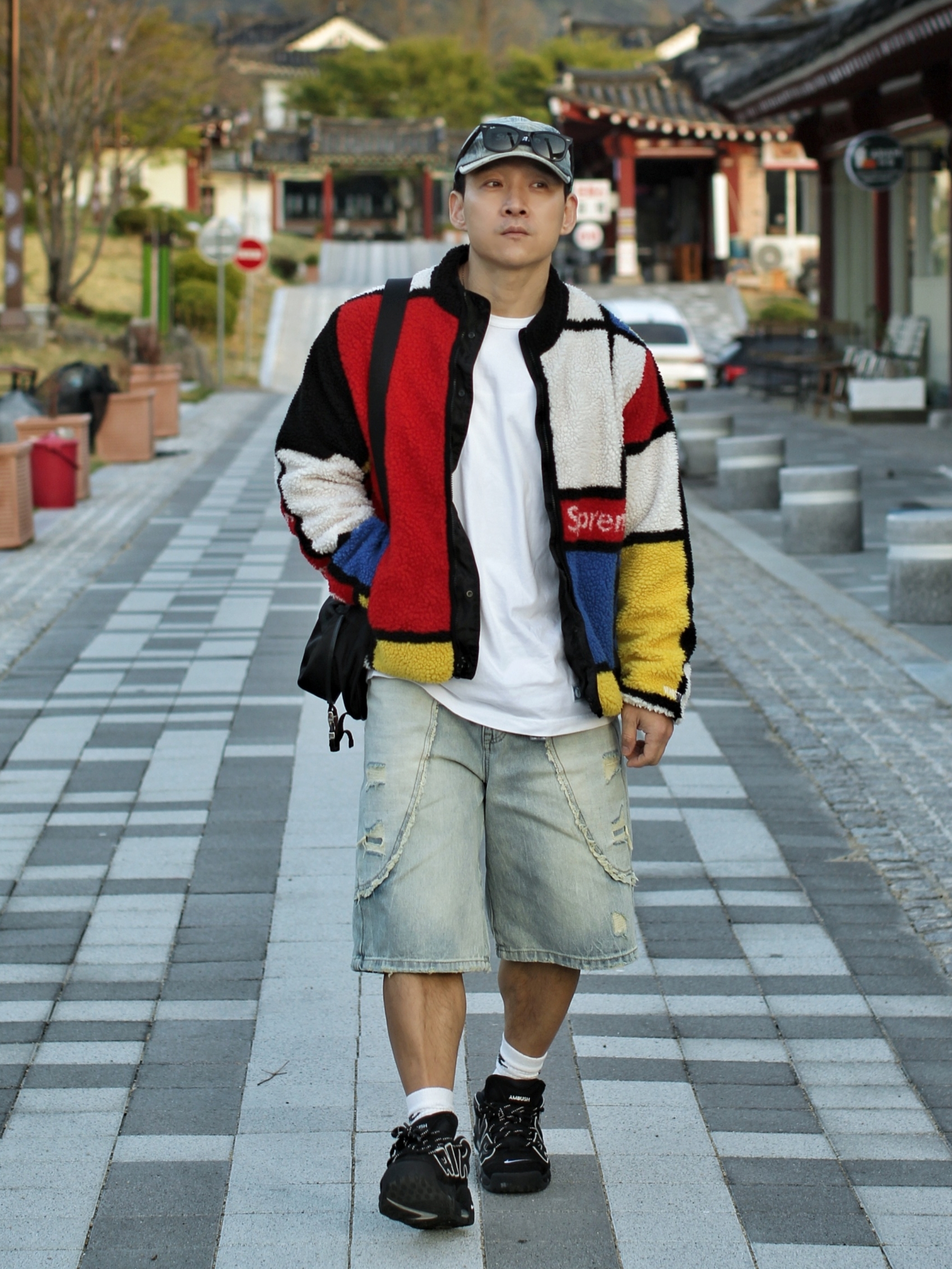 Supreme Washed Chino Twill Camp Cap Dirty Indigo - 24SS, Supreme Reversible Colorblocked Fleece Jacket Red - 20FW 착용 스타일 - 3