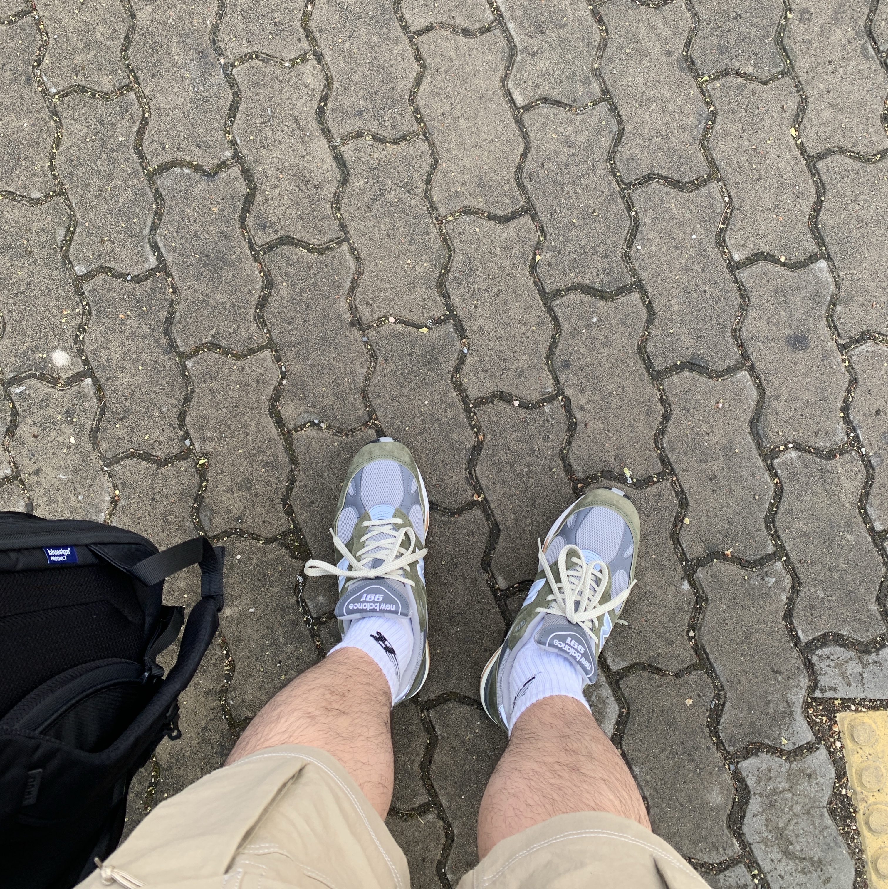 New Balance 991 Made in UK Green Grey, Nike ACG Smith Summit Cargo Pants Khaki Iron Ore - Asia 착용 스타일 - 1