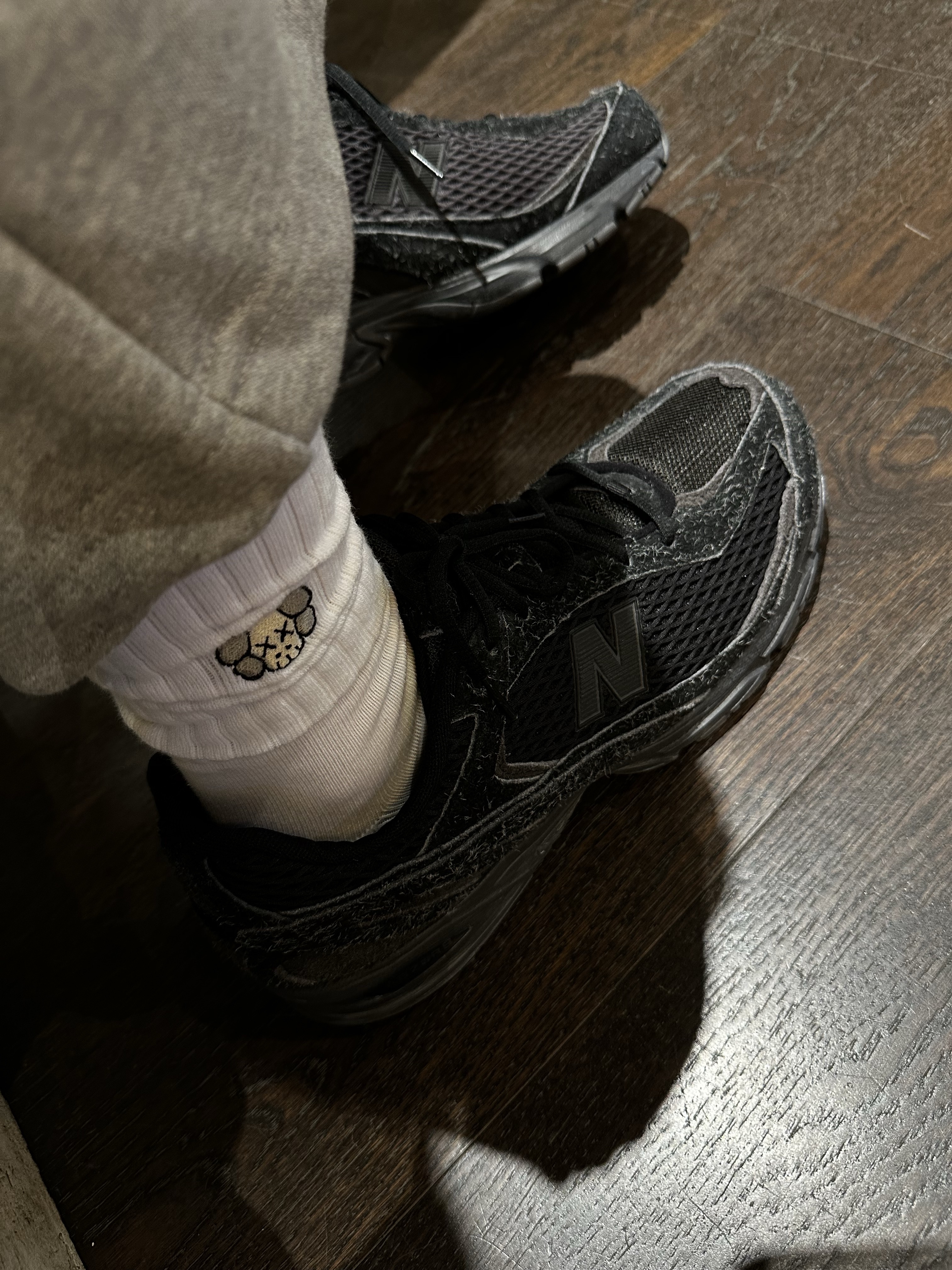 New Balance 509 Black Castle Grey 착용 스타일 - 6