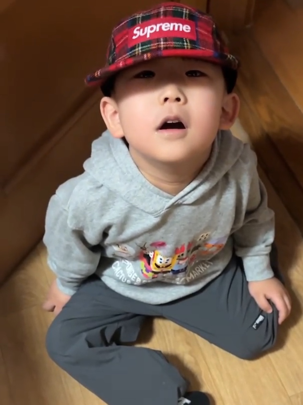 Supreme Lochcarron Camp Cap Red Plaid - 24FW 착용 스타일 - 1