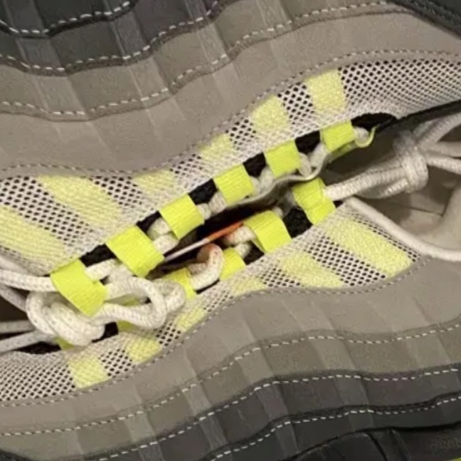Nike Air Max 95 OG Neon 착용 스타일
