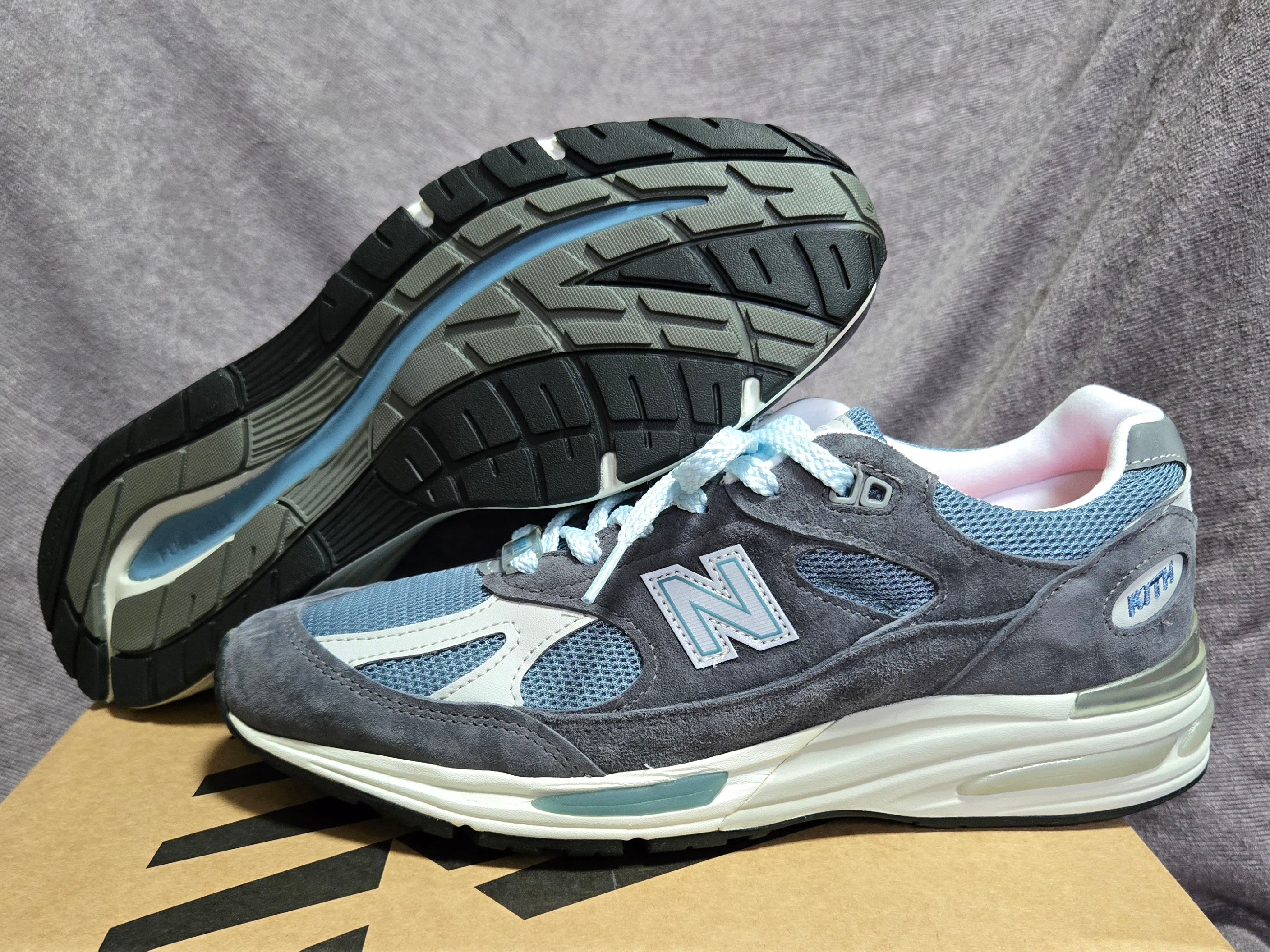 New Balance x Kith 991v2 Made in UK Steel Blue Grey, New Balance 1300 Made in USA Steel Blue - D Standard 착용 스타일 - 2