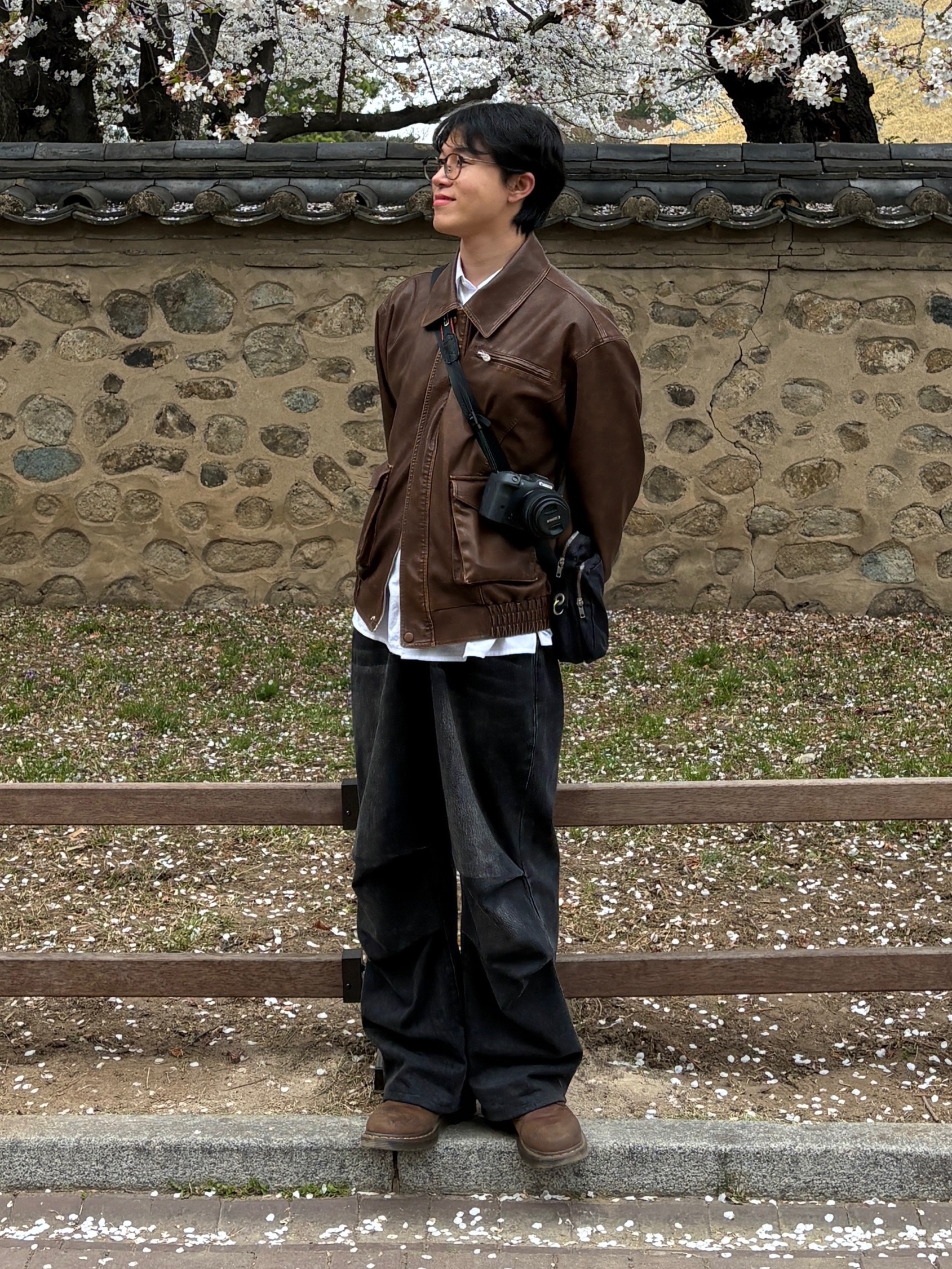 Dr. Martens 1461 Crazy Horse Dark Brown 착용 스타일 - 1