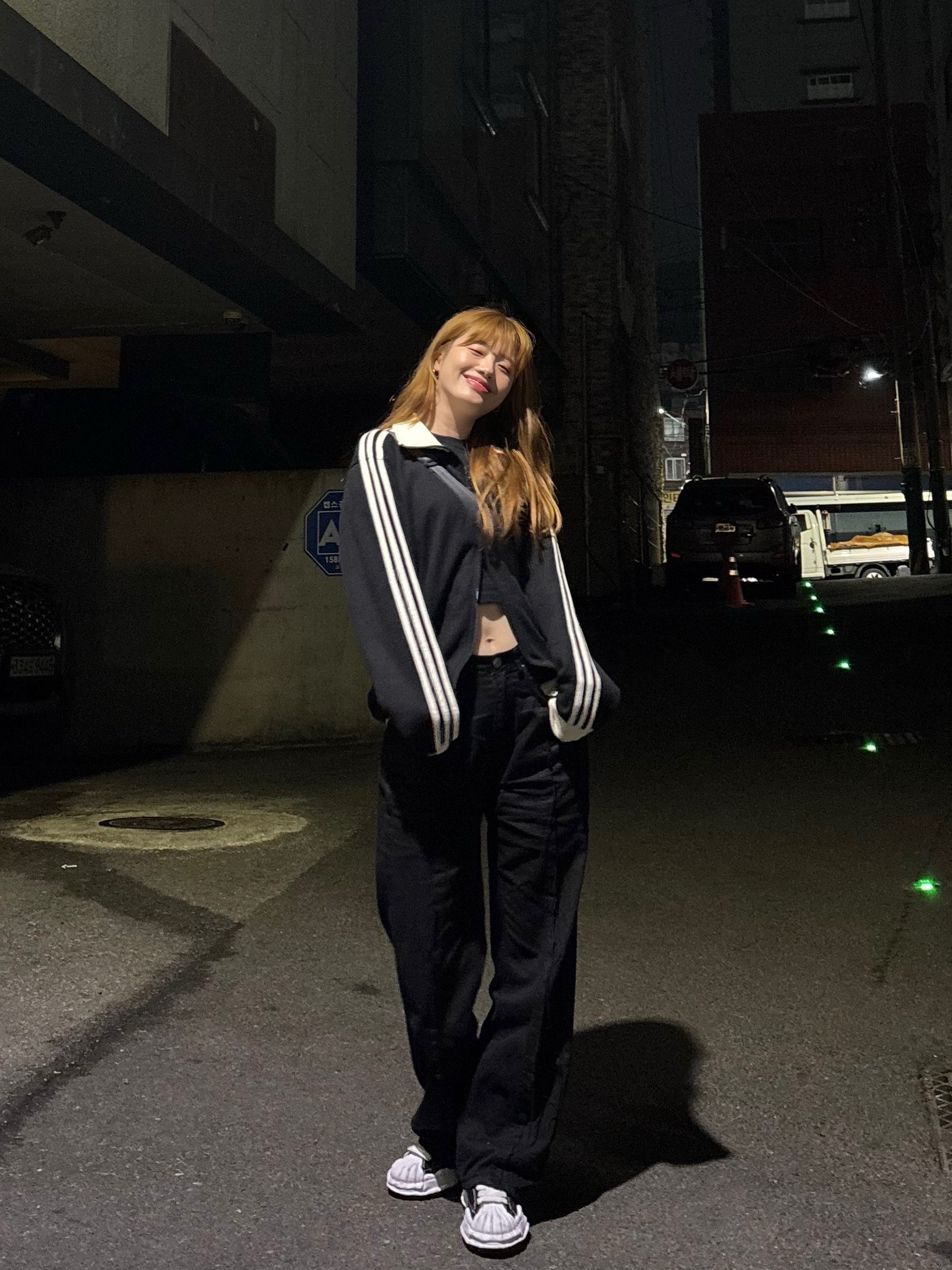 메종 미하라 야스히로 블레이키 OG 솔 캔버스 로우탑 스니커즈 블랙 화이트, 아디다스 와플 베켄바우어 트랙탑 블랙 - KR 사이즈 착용 스타일 - 3