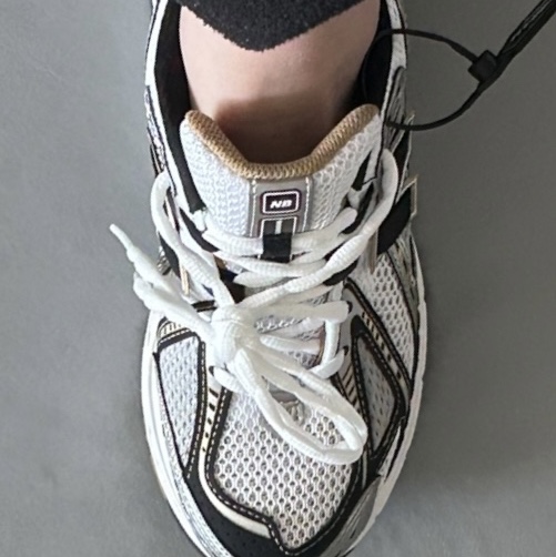 New Balance 1906R White Gold 착용 스타일 - 2