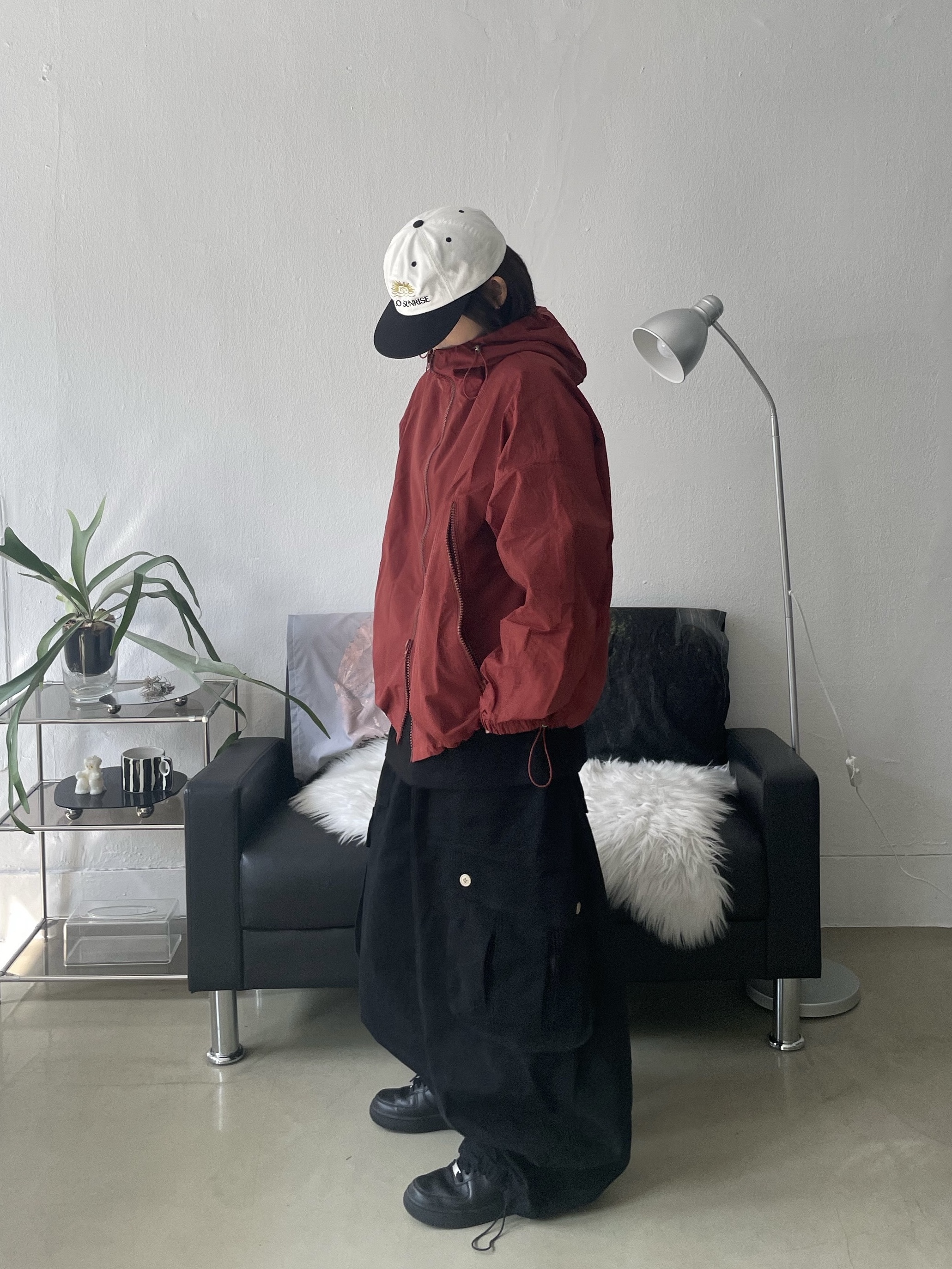 (W) Nike Air Force 1 '07 Low Triple Black, Hello Sunrise  Two Tone Washed OG Logo 6panel Cap Off White & Black 착용 스타일 - 3
