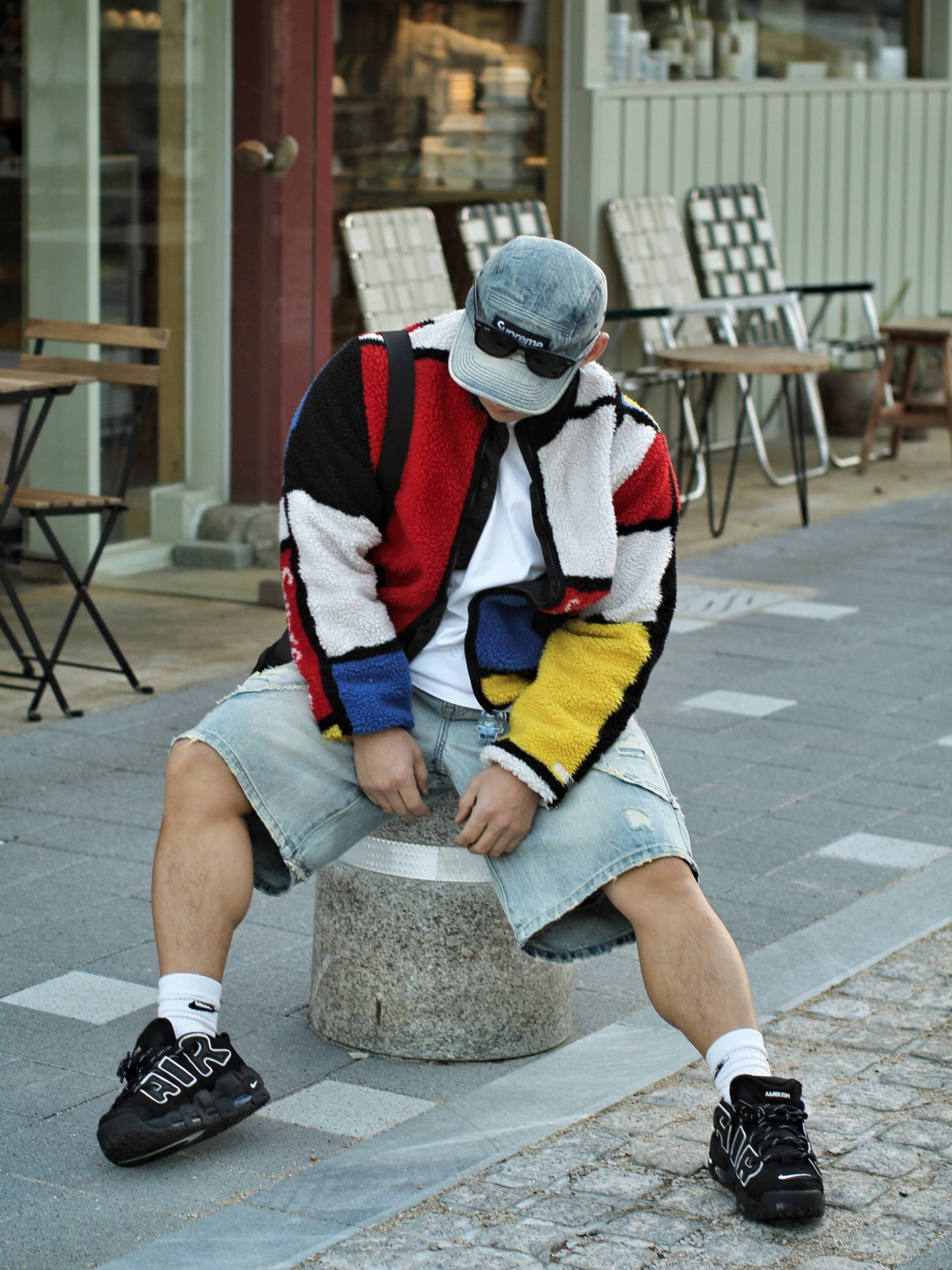 Supreme Washed Chino Twill Camp Cap Dirty Indigo - 24SS, Supreme Reversible Colorblocked Fleece Jacket Red - 20FW 착용 스타일 - 4