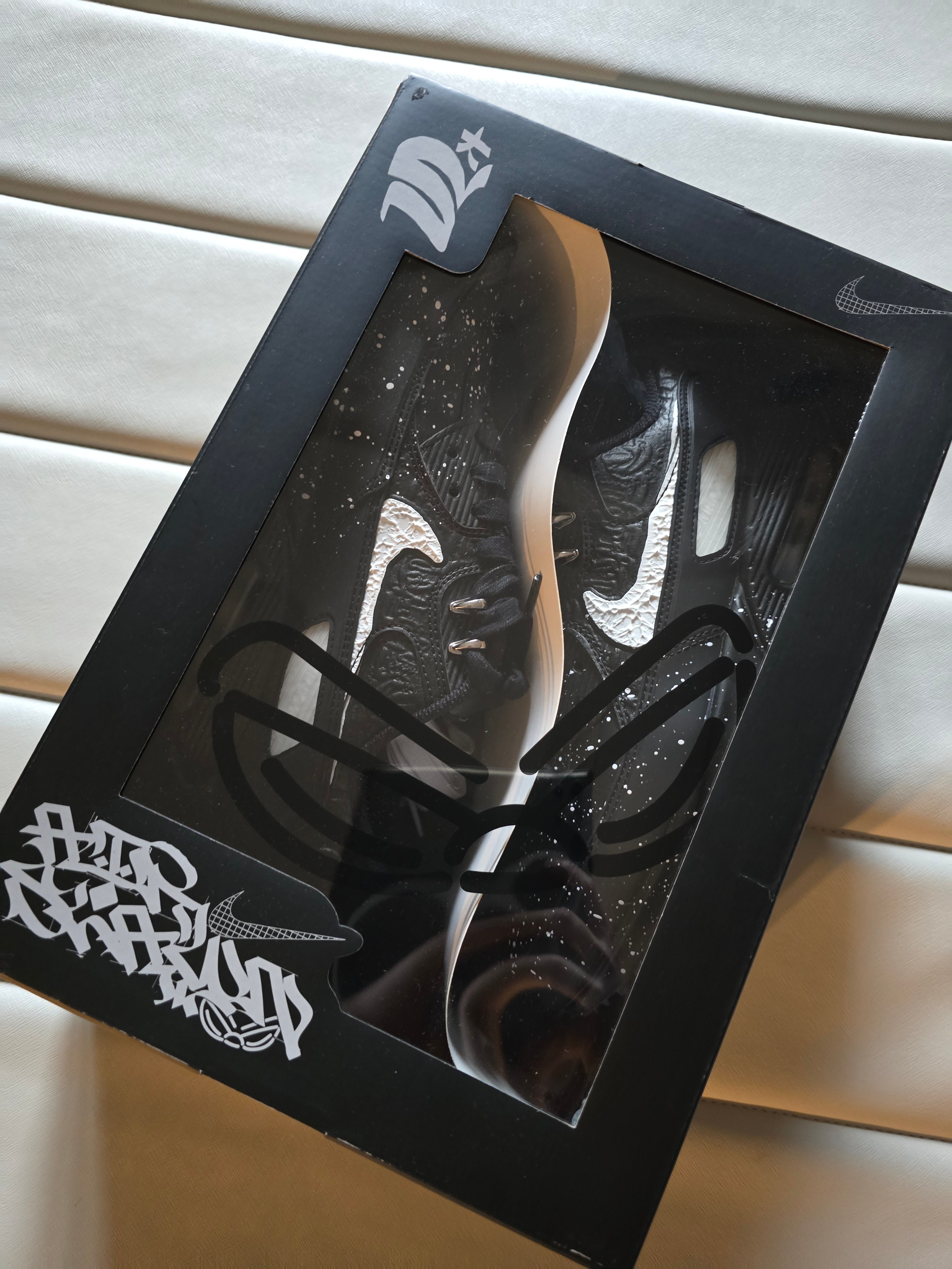 Nike x Slawn Air Max 90 Black, Nike x Supreme Air Max 1 '87 Black White - 25SS 착용 스타일 - 1