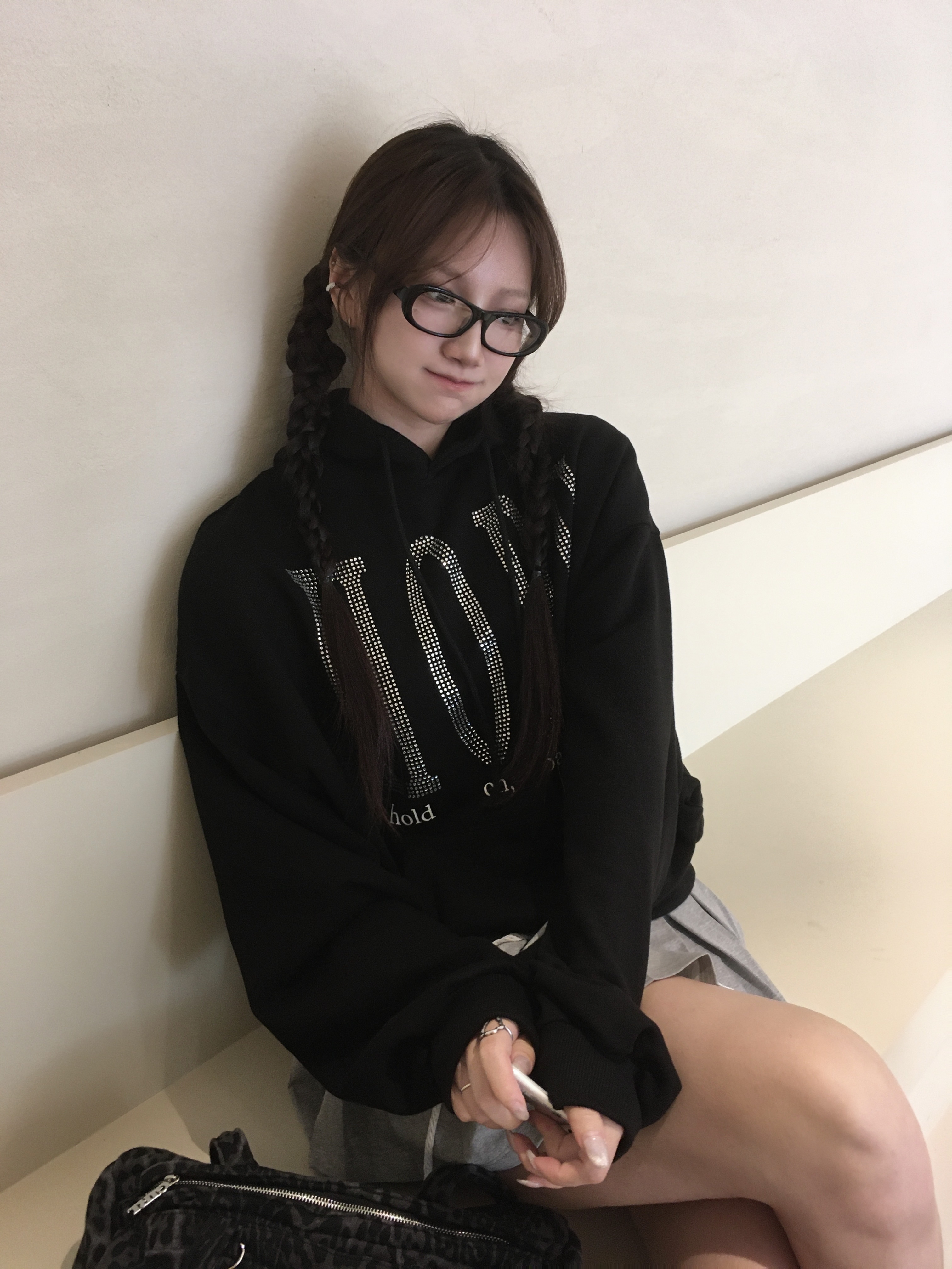 GRAILZ Pain Ends Hoodie Black 착용 스타일