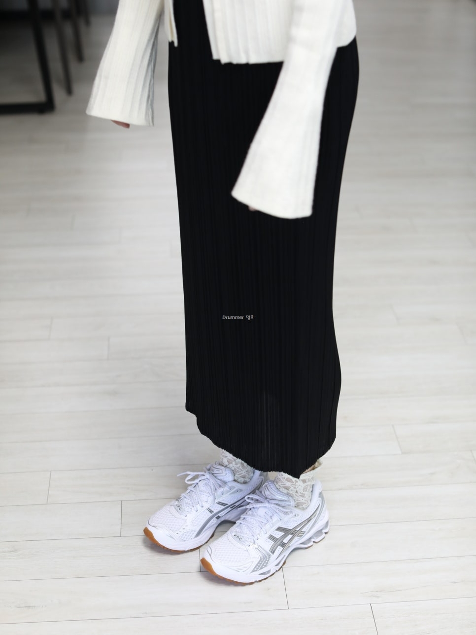 Asics x A.P.C. Gel-Kayano 14 White Pure Silver 착용 스타일 - 2