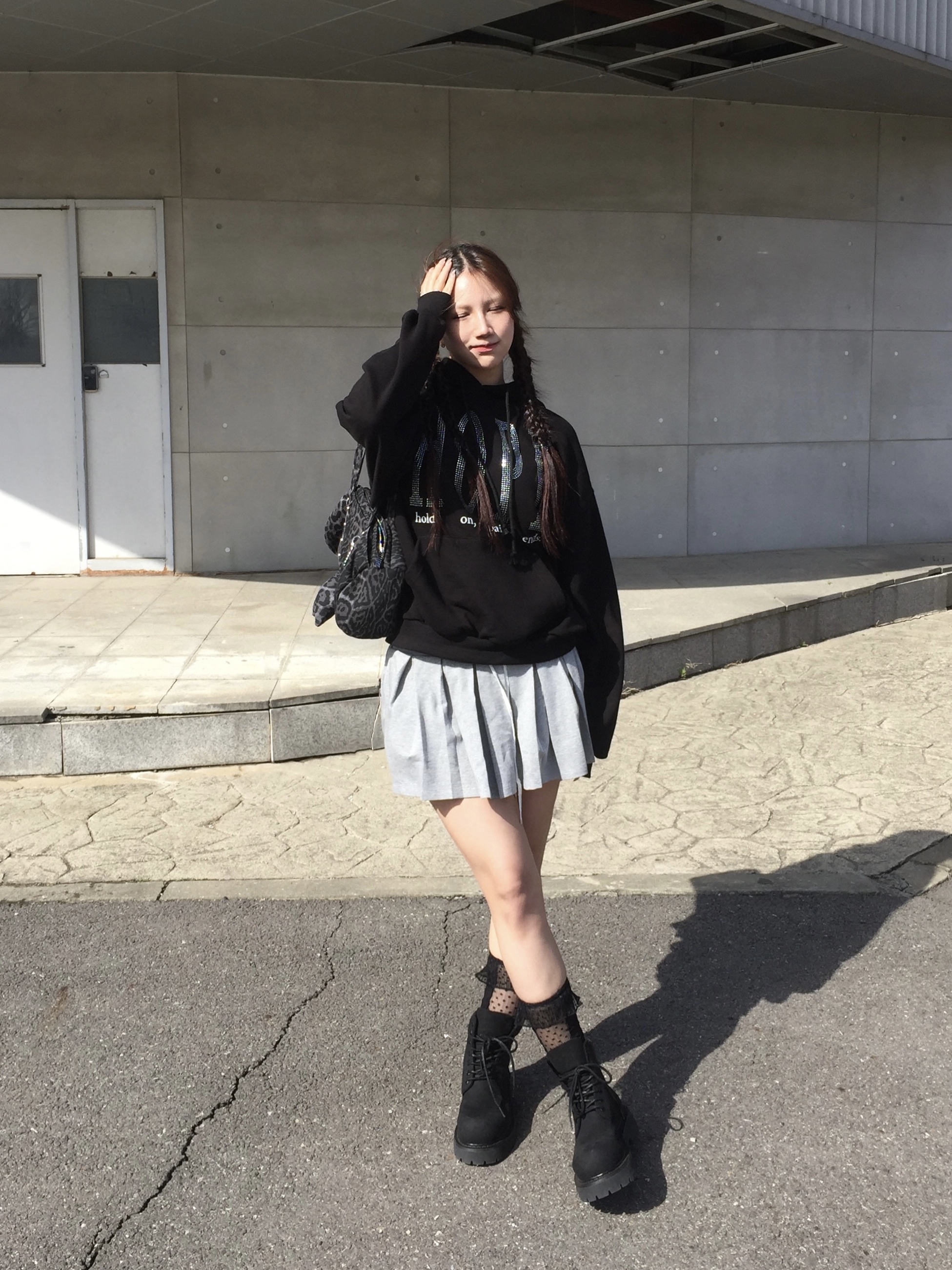 LOSTGARDEN Route Black, GRAILZ Pain Ends Hoodie Black 착용 스타일