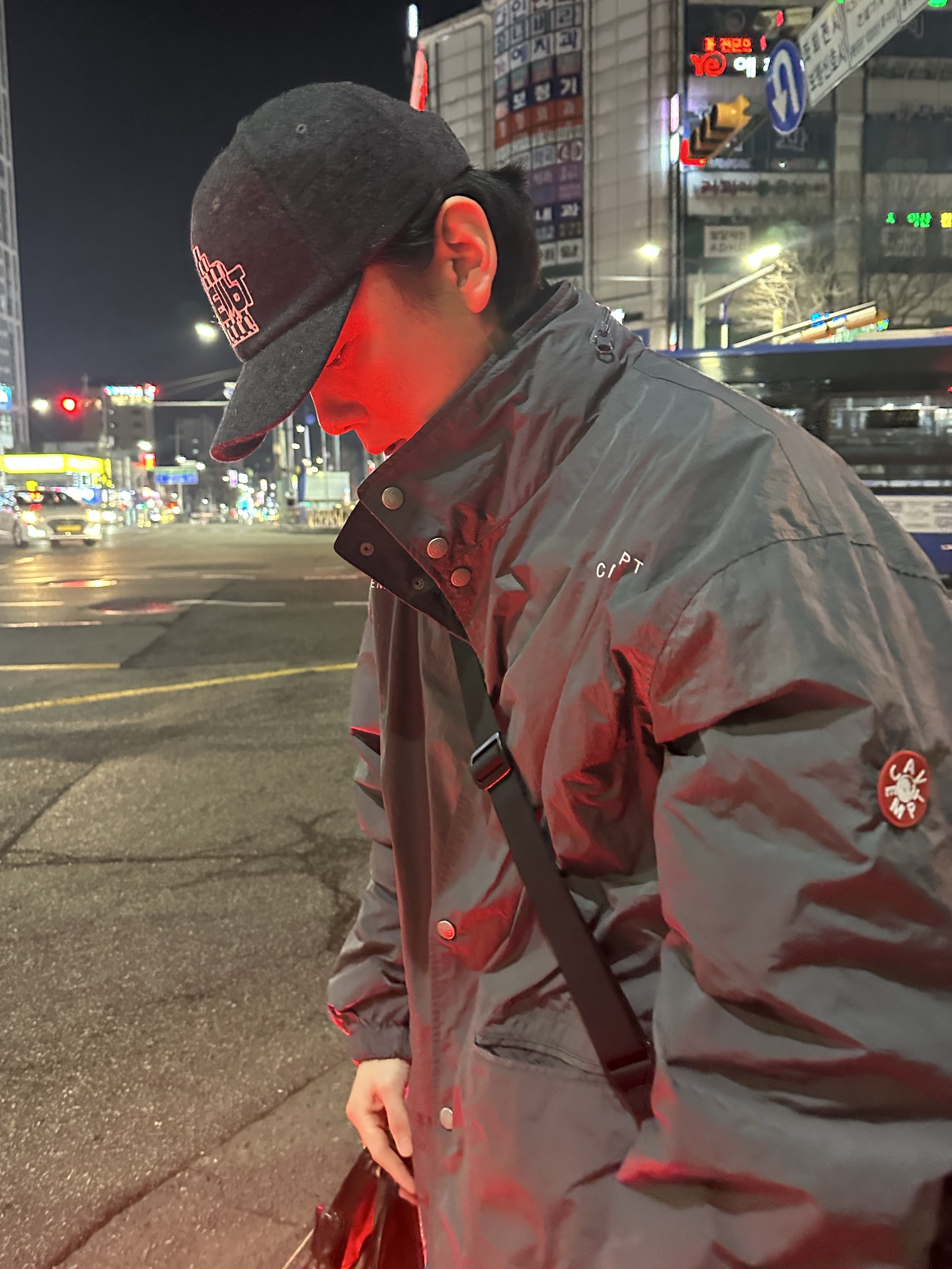 카브엠트 지그 커넥티드 자켓 차콜 - 23FW, 카브엠트 어레인지먼트 캡 - 23SS 착용 스타일