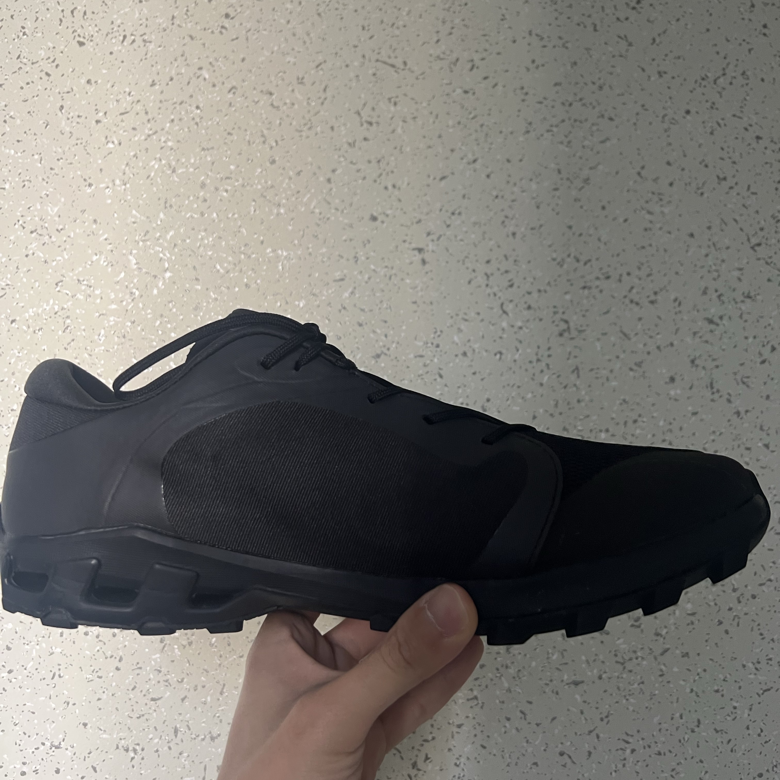 On Running x Post Archive Faction (Paf) Cloudventure Peak All Black 착용 스타일 - 3