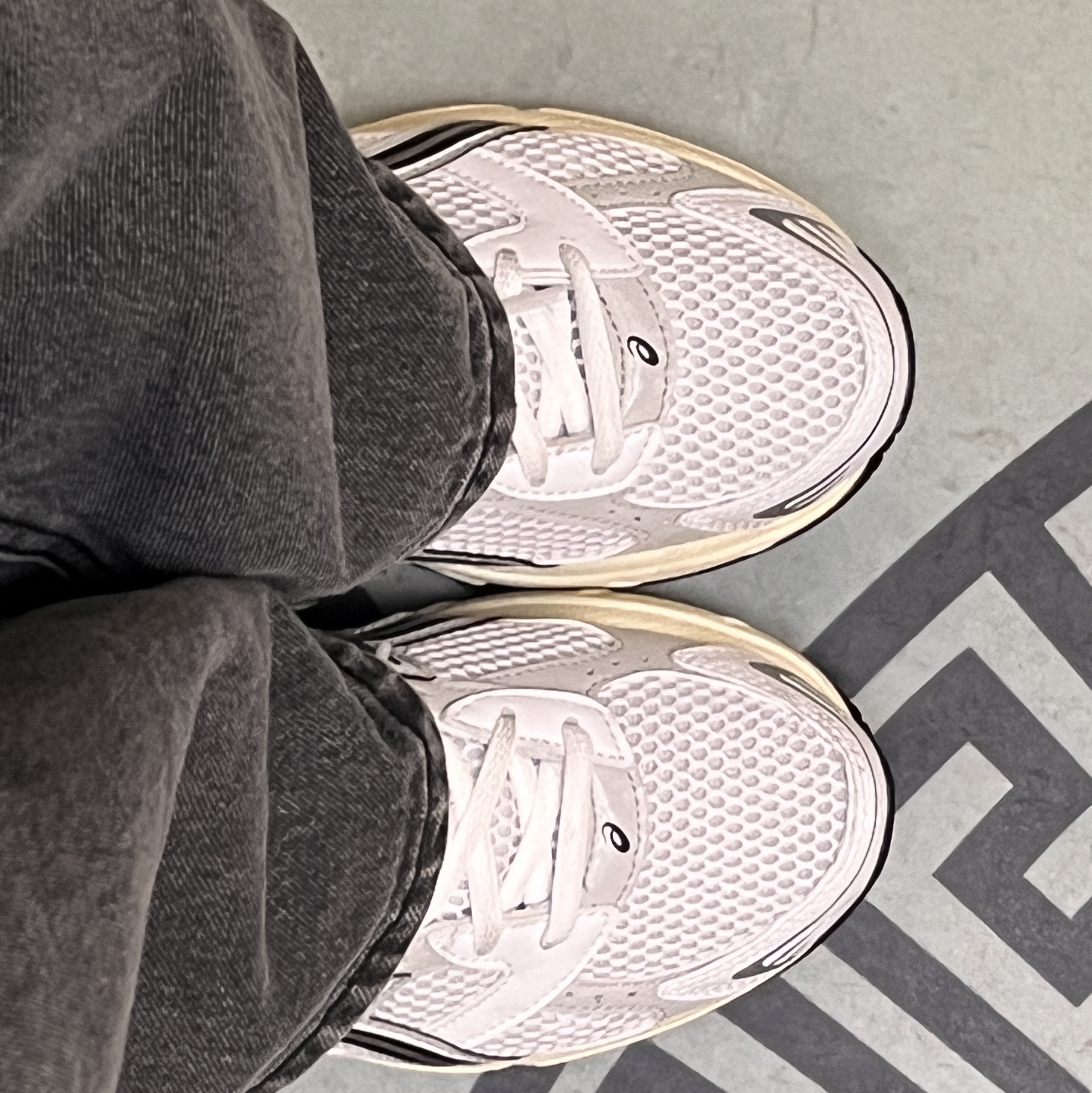 Asics Gel-1130 White Cloud Grey 착용 스타일