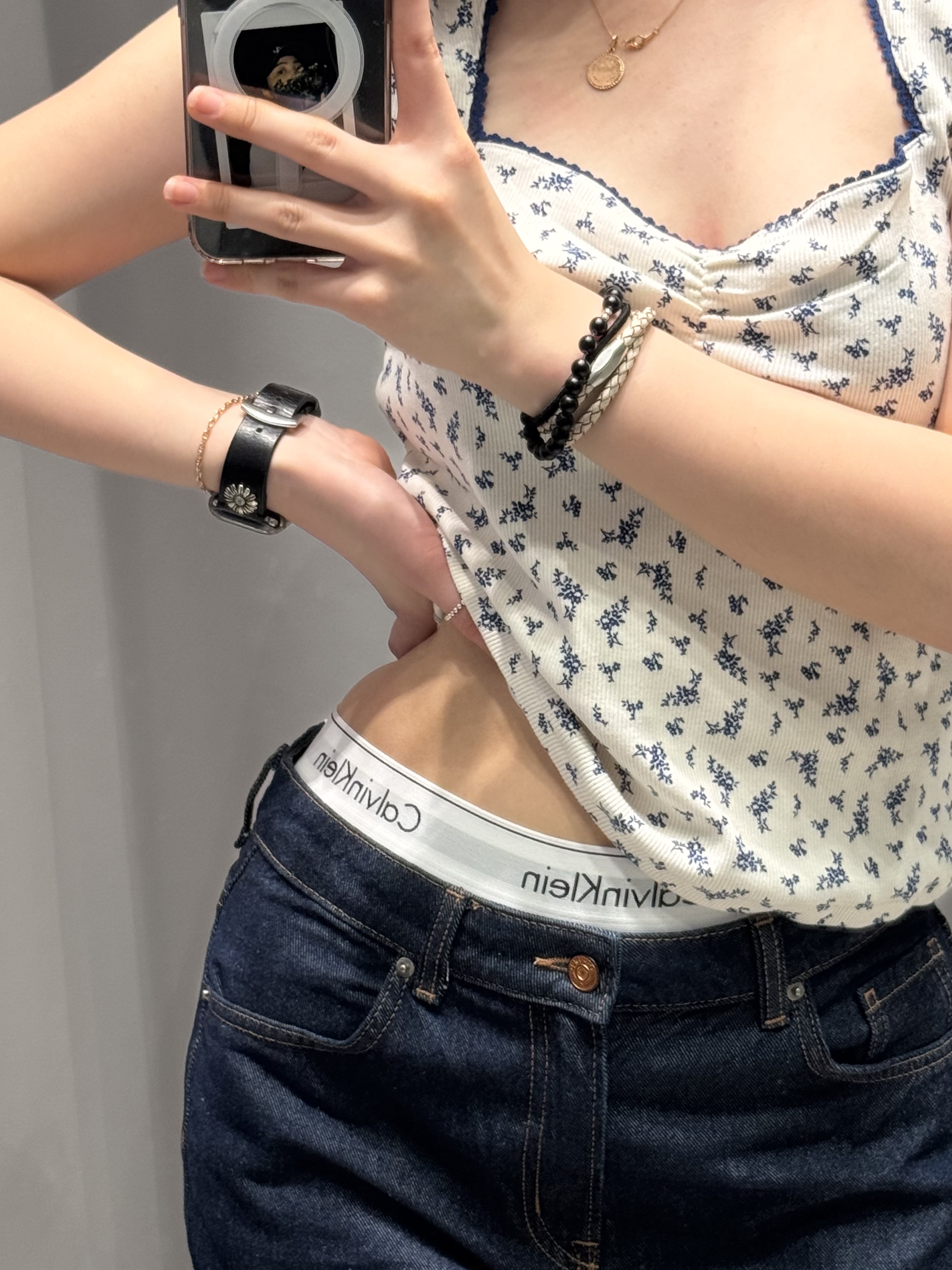 (W) Calvin Klein Modern Cotton Bikini Brief Black 착용 스타일