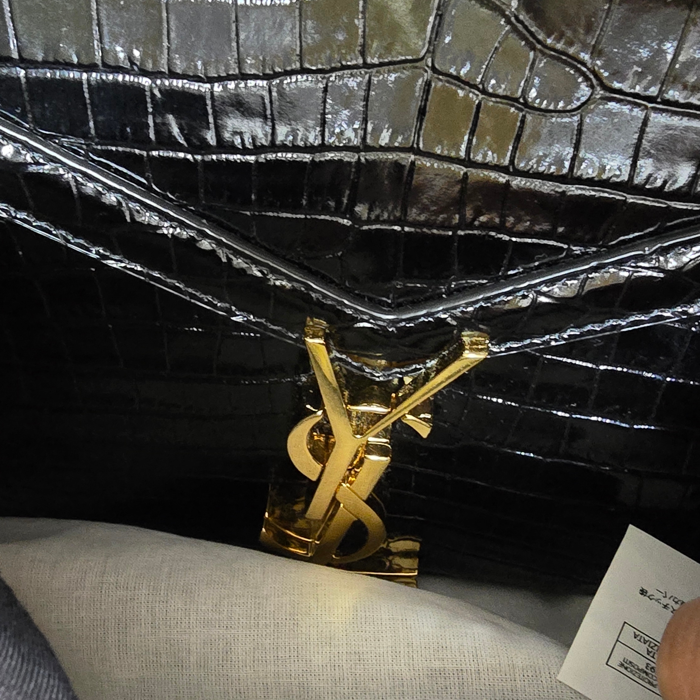 Saint Laurent Cassandra Mini Top Handle Bag In Crocodile-Embossed Shiny Leather Black 착용 스타일