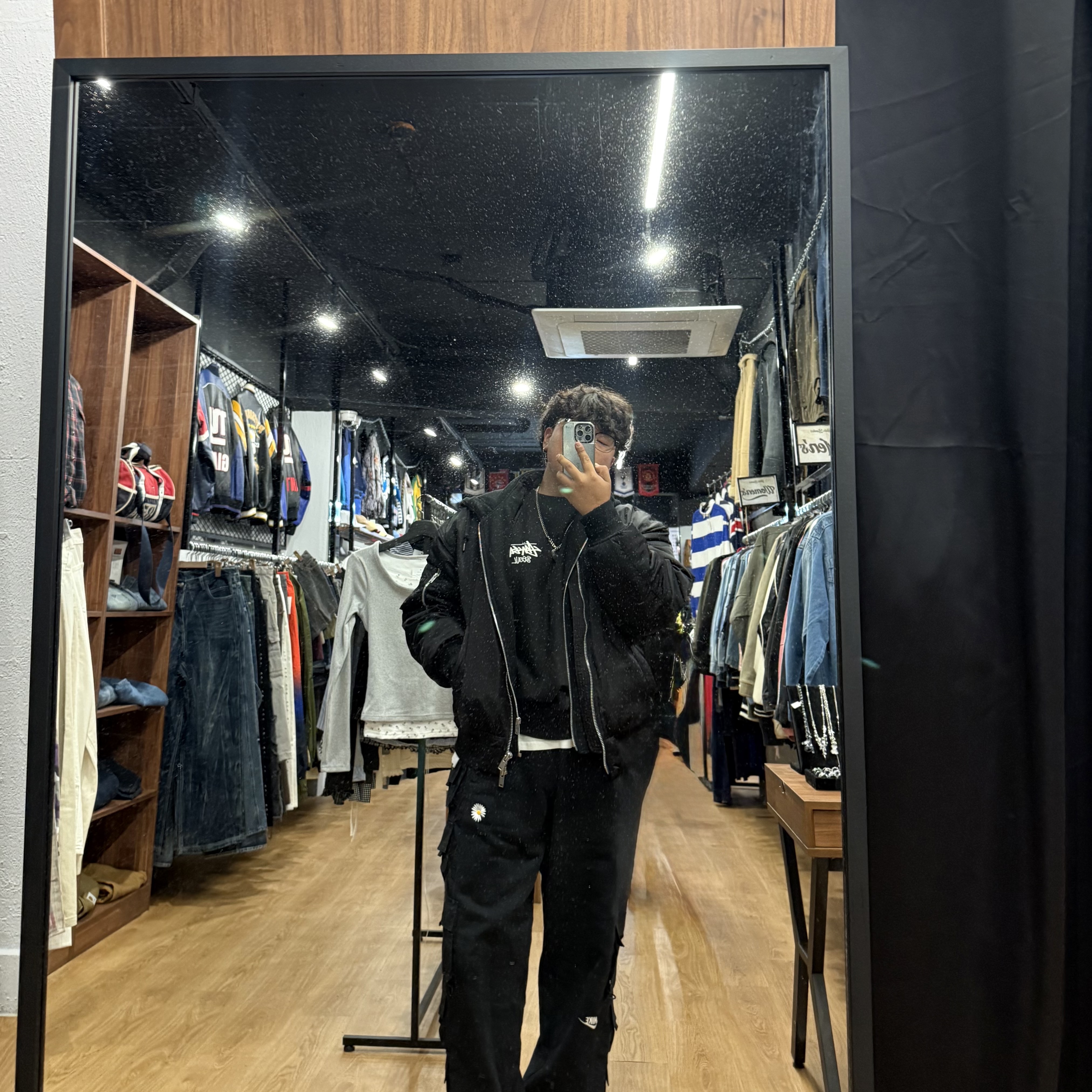 나이키 x 피스마이너스원 와이드 팬츠 블랙 (DR0096-010), 스투시 스탁 서울 크루넥 블랙 착용 스타일