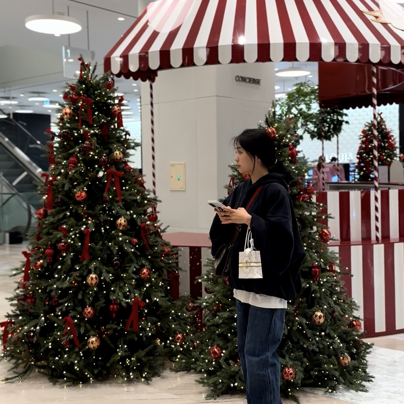 이지 갭 엔지니어드 바이 발렌시아가 도브 후드 워시드 블랙, (W) 어그 타즈 슬리퍼 체스트넛 착용 스타일 - 2