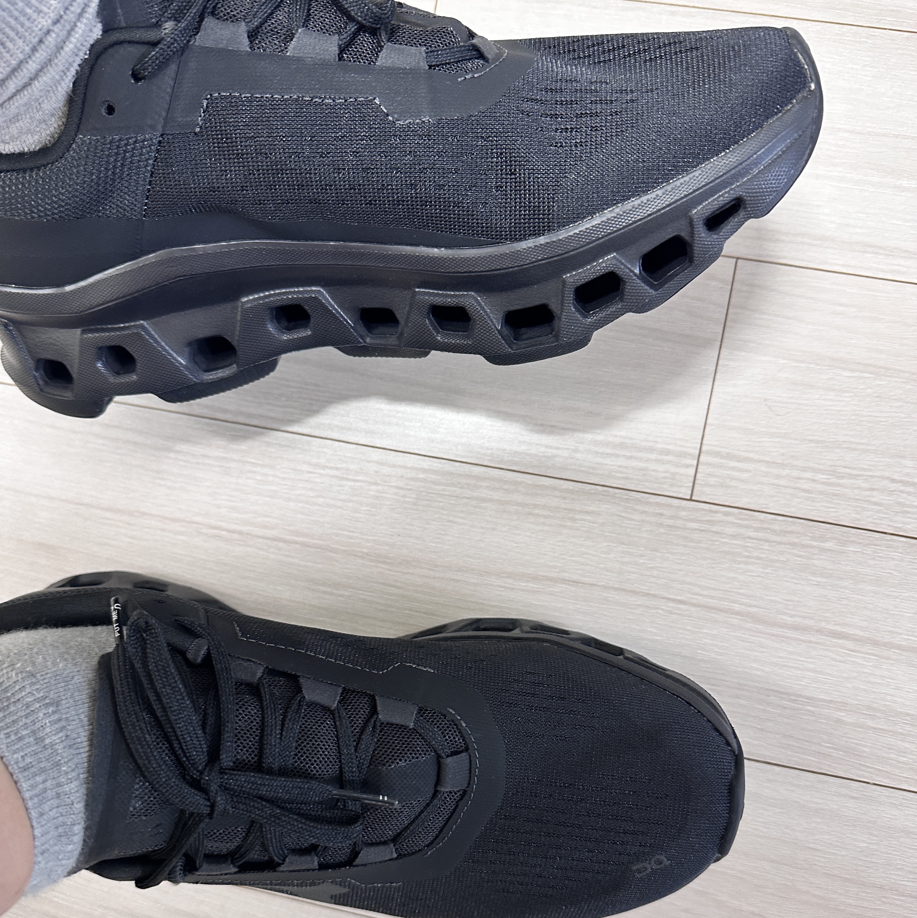 On Running Cloudmonster All Black 착용 스타일
