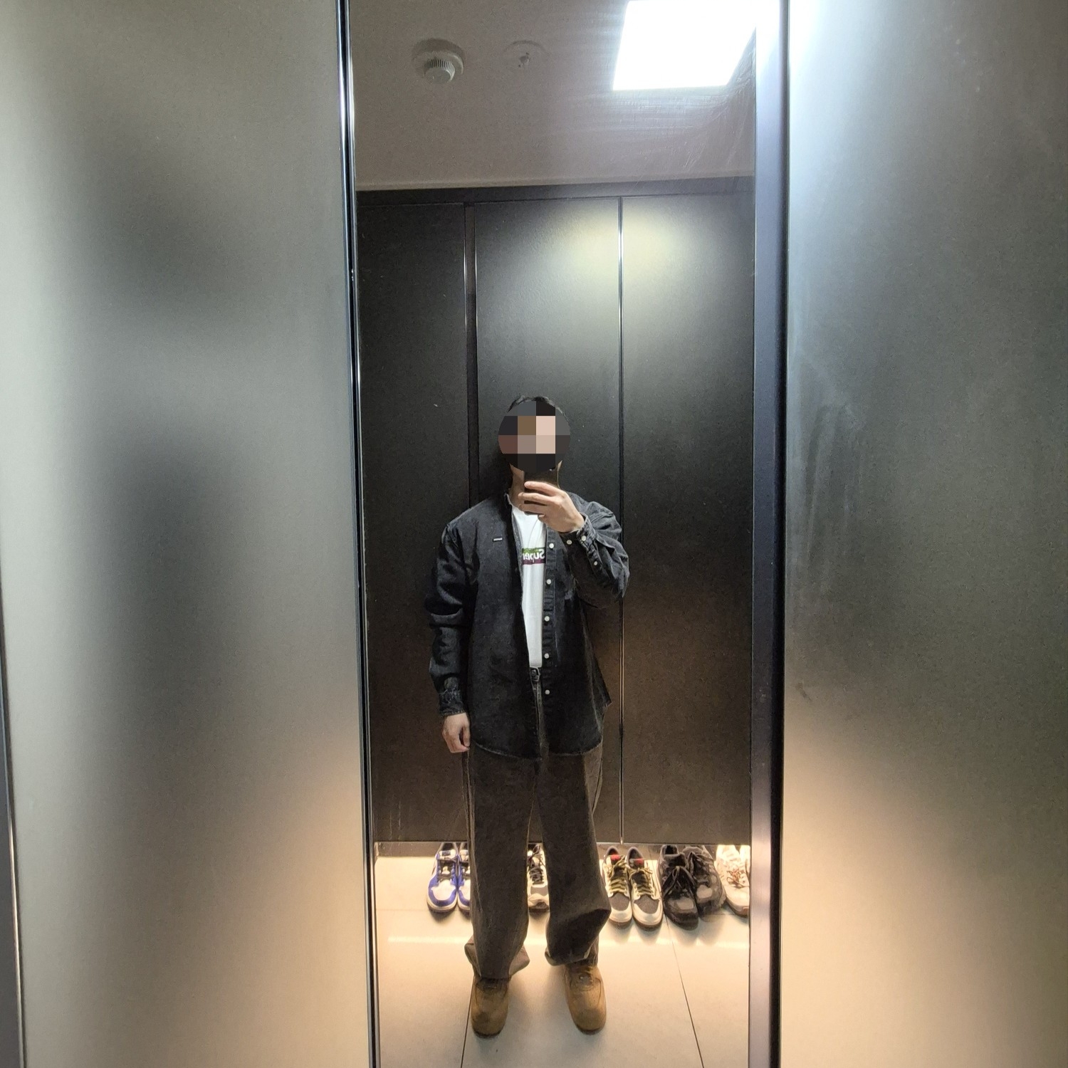 Supreme Small Box Denim Shirt Black - 25SS, Nike x Supreme Air Force 1 Low Flax 착용 스타일 - 1