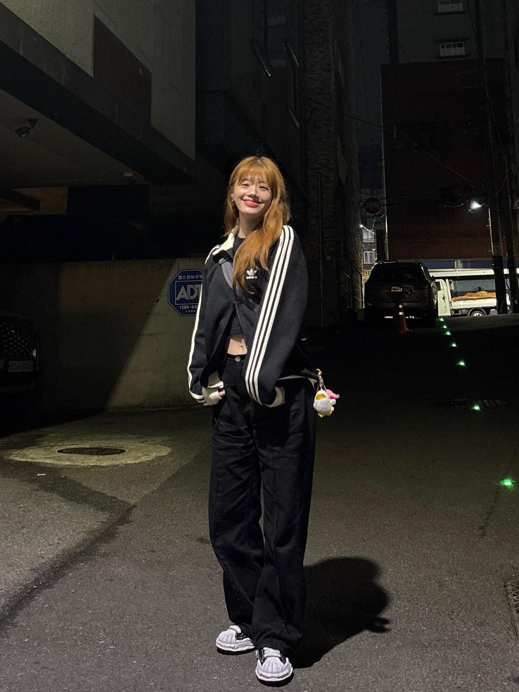 메종 미하라 야스히로 블레이키 OG 솔 캔버스 로우탑 스니커즈 블랙 화이트, 아디다스 와플 베켄바우어 트랙탑 블랙 - KR 사이즈 착용 스타일 - 2