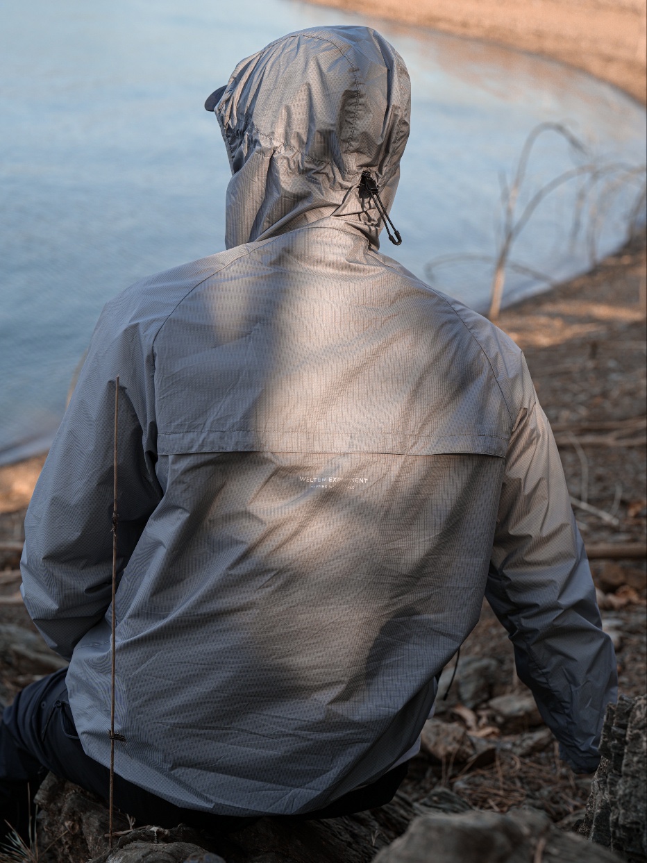 Welter Experiment Anemoi Light Windbreaker Gray 착용 스타일 - 2