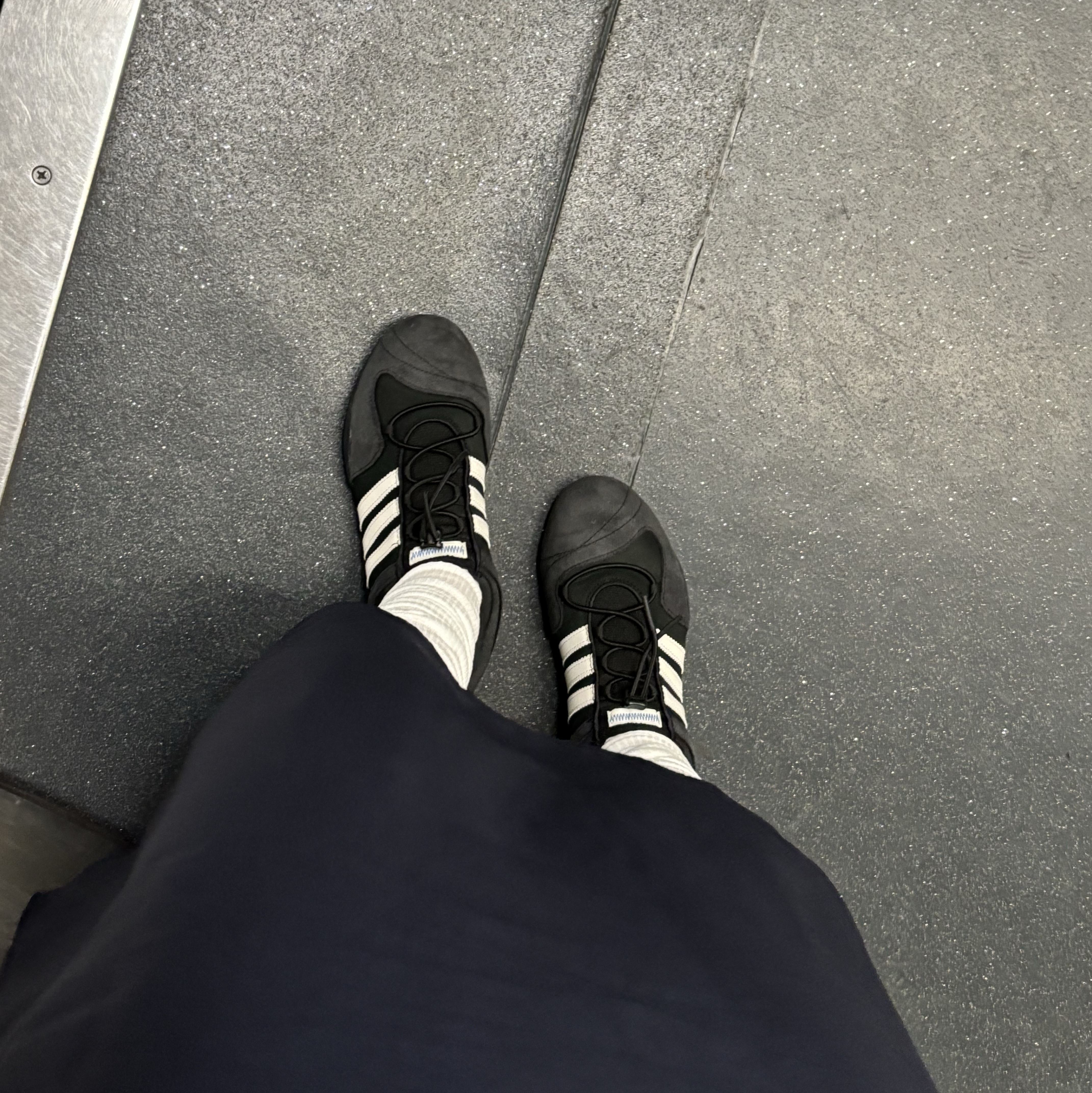 Adidas x Bad Bunny Ballerina Core Black Chalk White 착용 스타일