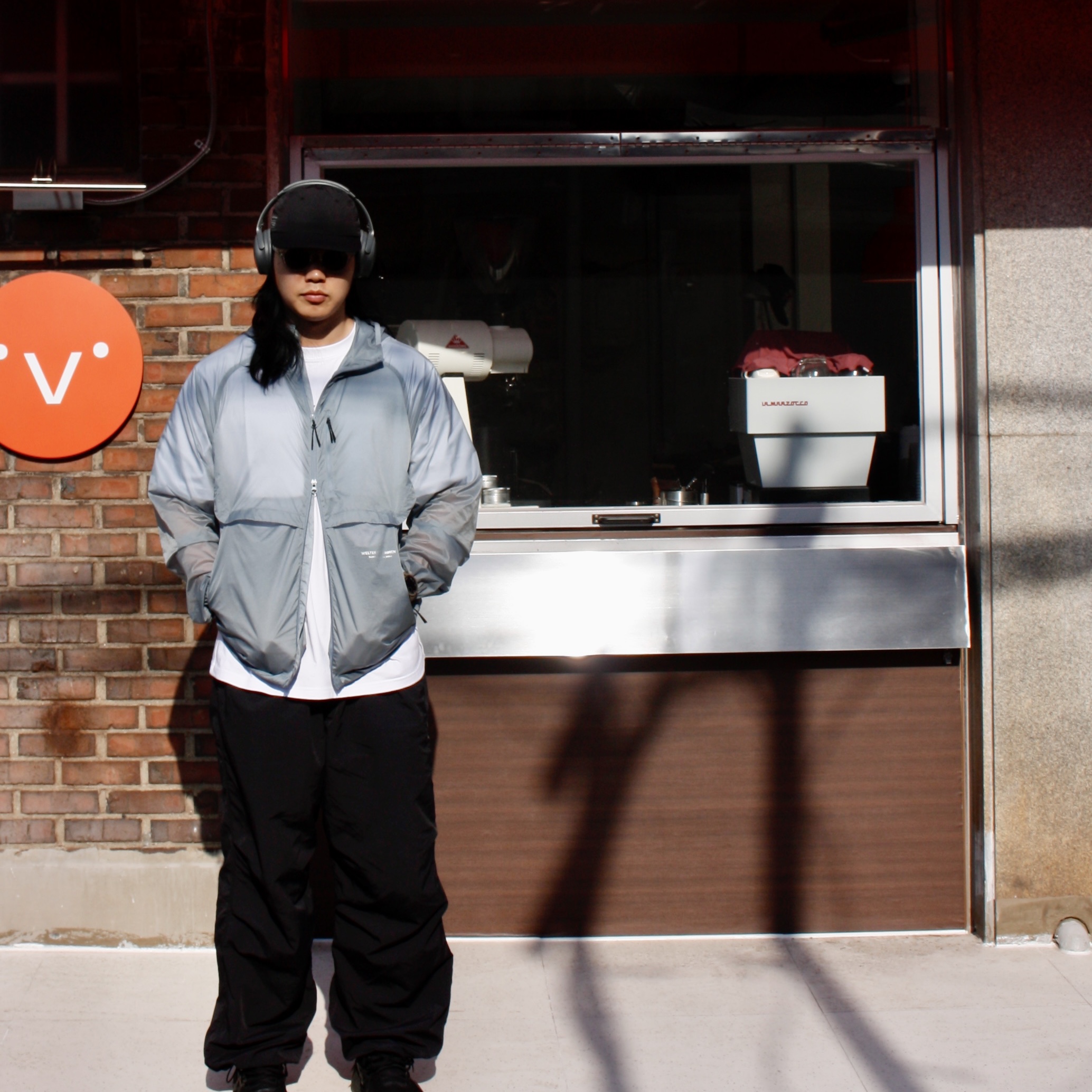 Welter Experiment Nimbus Aeropack Windbreaker Sky Blue 착용 스타일 - 1