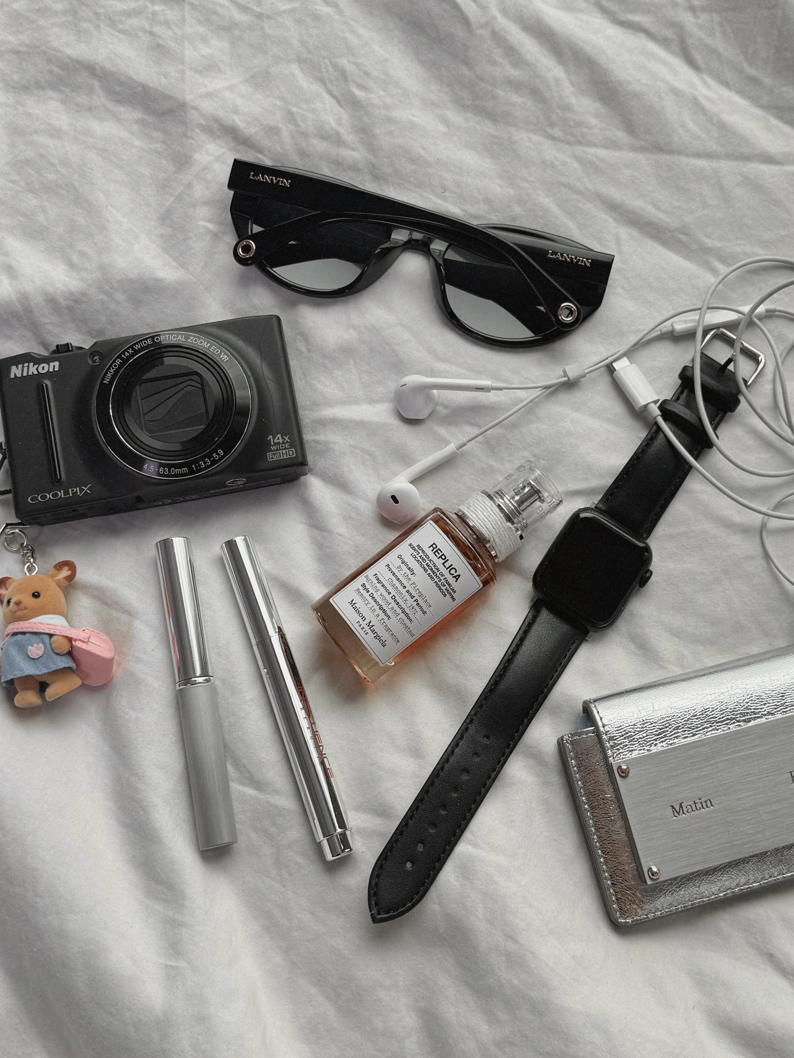Matin Kim Accordion Wallet Silver 착용 스타일