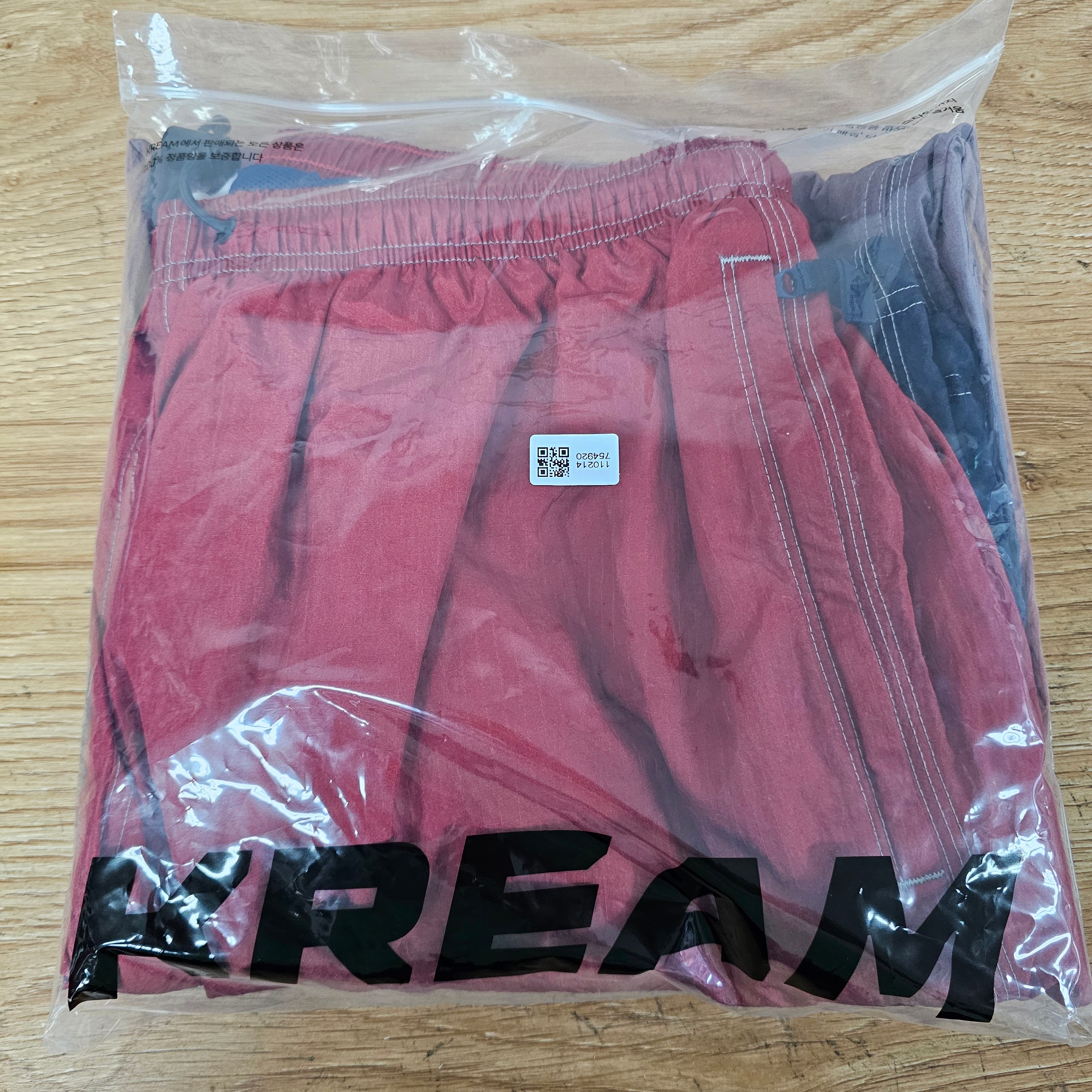 Supreme x Nike Ripstop Track Pants Multicolor - 24SS 착용 스타일