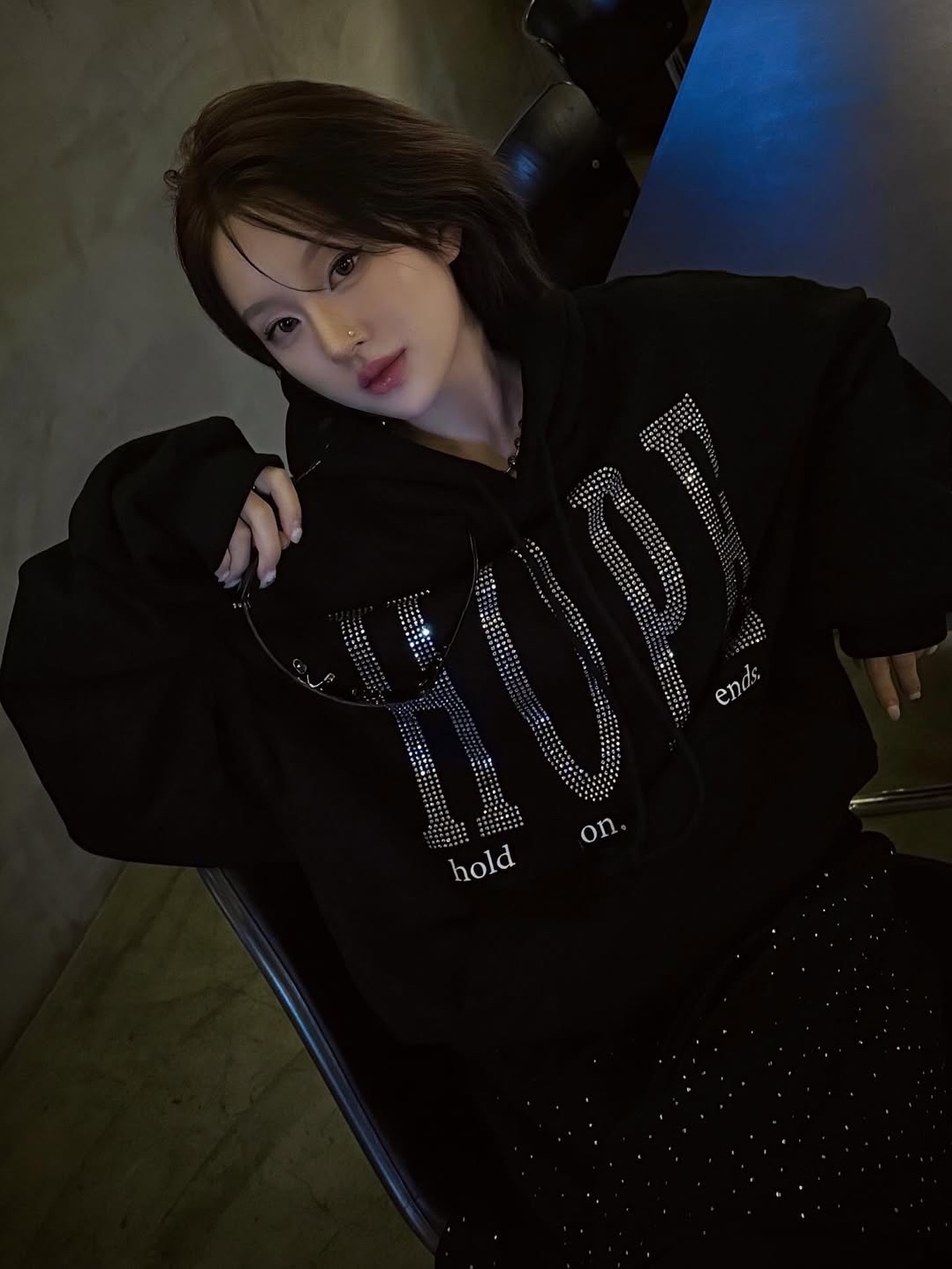 GRAILZ Pain Ends Hoodie Black 착용 스타일 - 1