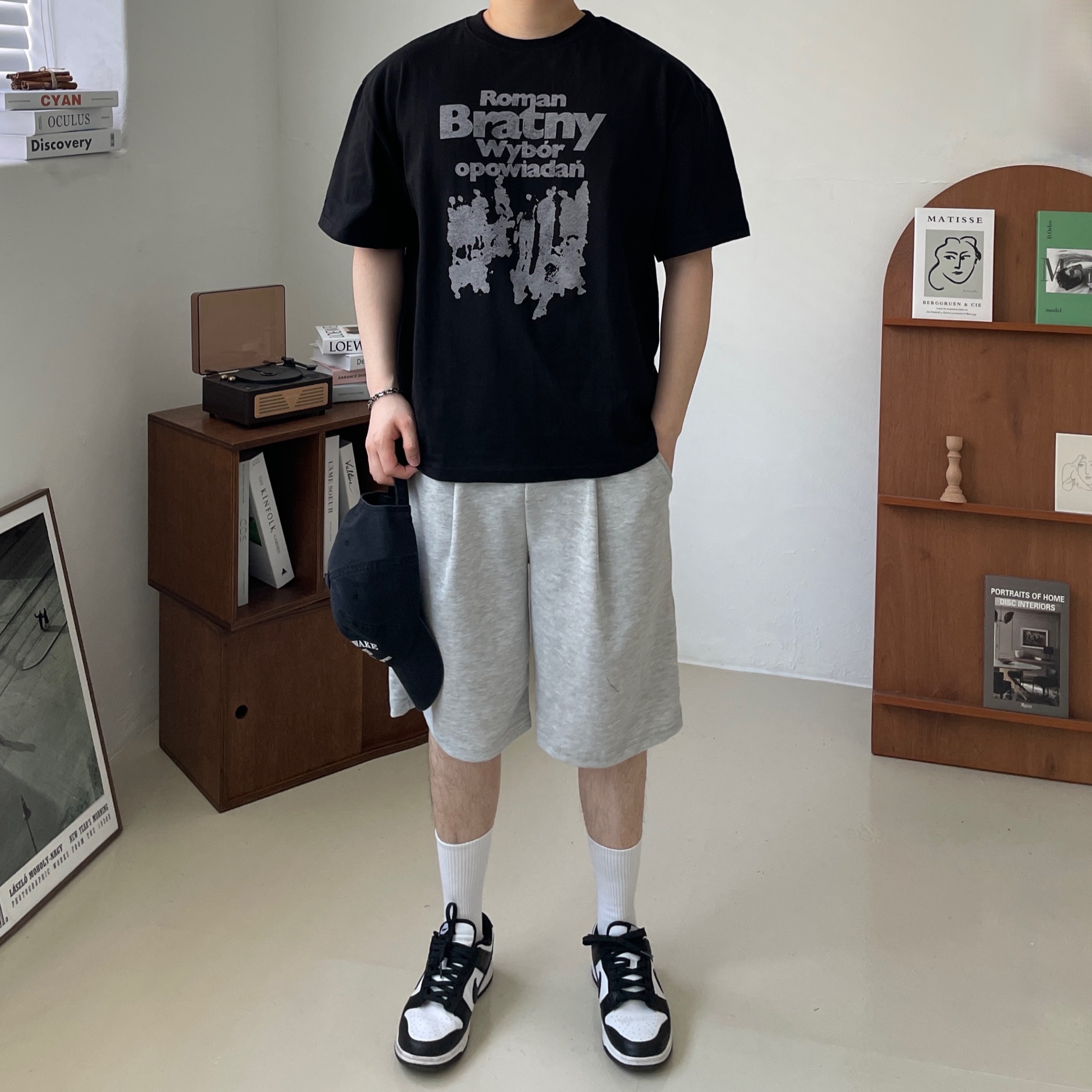 나이키 덩크 로우 레트로 블랙 착용 스타일 - 4