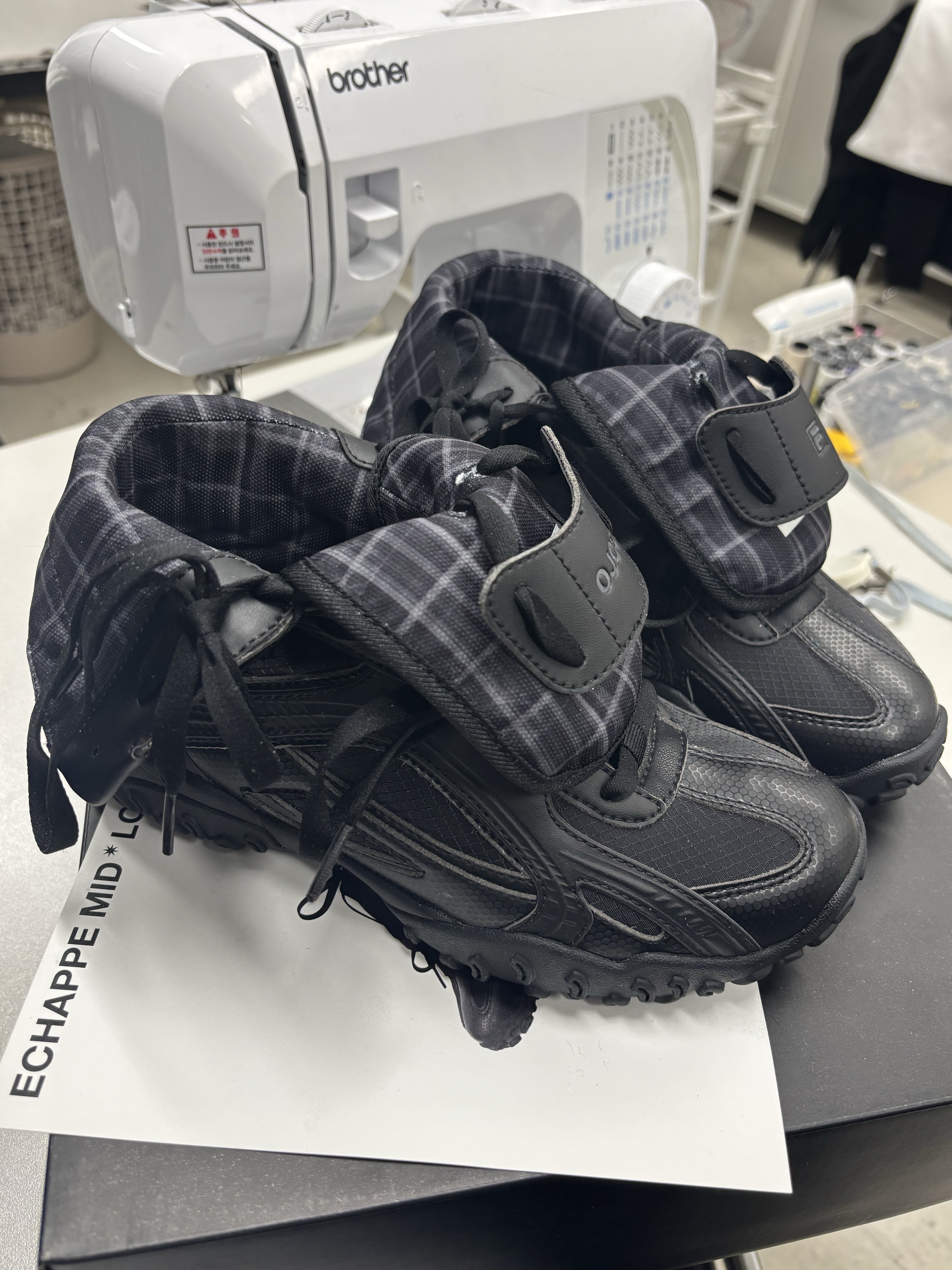 Fila x Ojos Echappe Mid Black 착용 스타일 - 2