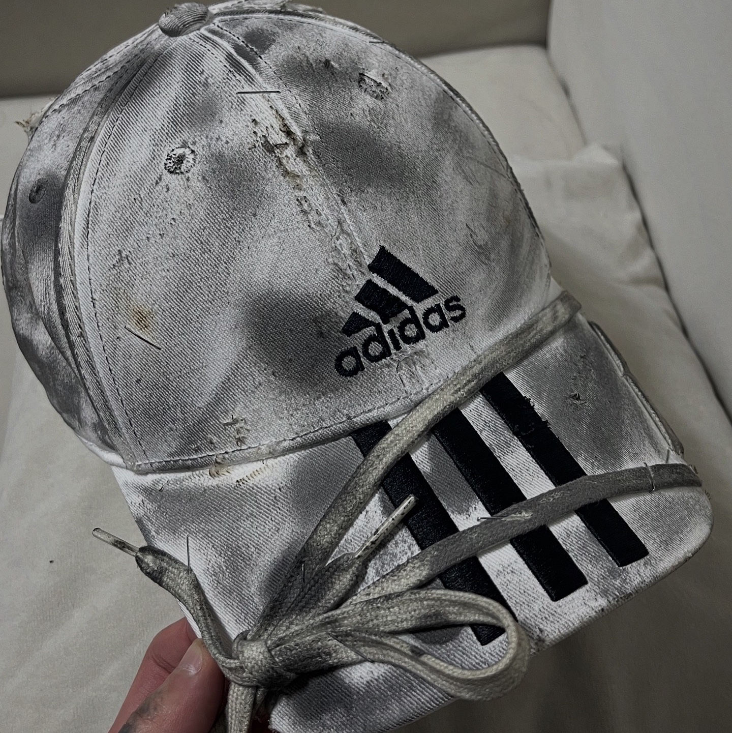 Adidas Baseball 3-Stripes Twill Cap White Black 착용 스타일