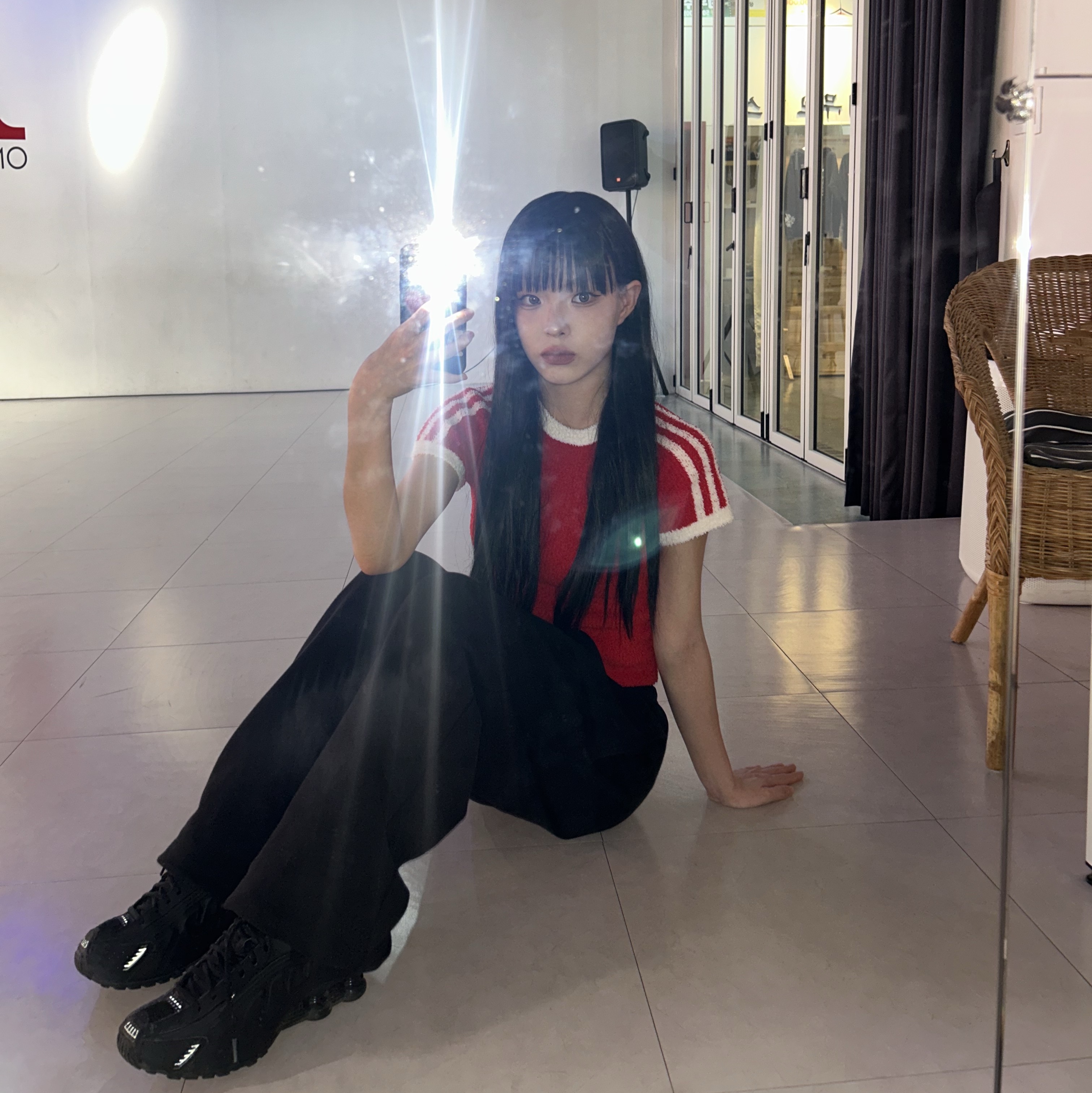(W) 나이키 샥스 R4 블랙, 크롬하츠 복서 브리프 블랙 착용 스타일 - 1