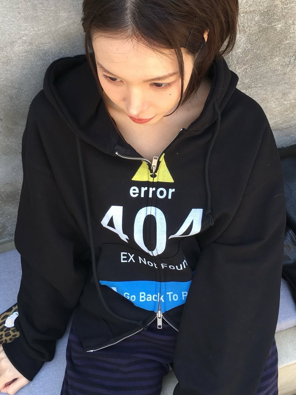 GRAILZ Error 404 Zip Hoodie Black 착용 스타일 - 3