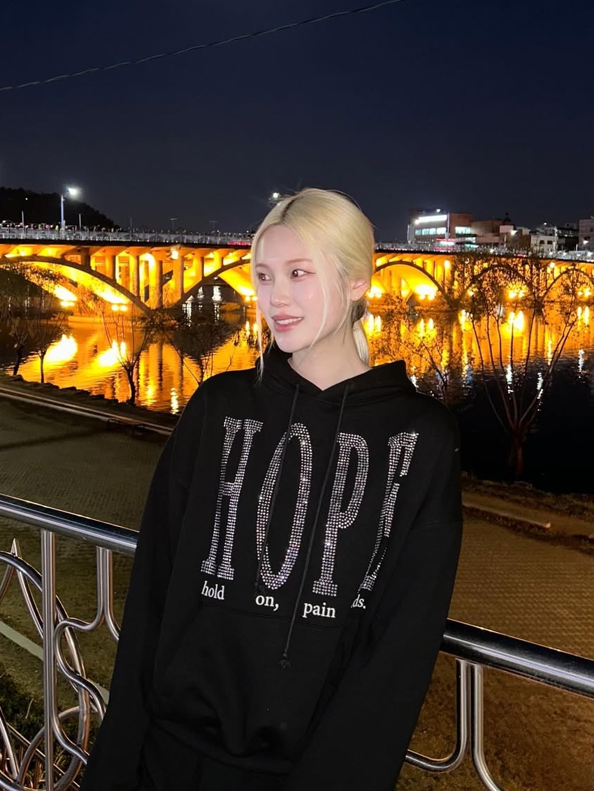 GRAILZ Pain Ends Hoodie Black 착용 스타일 - 1