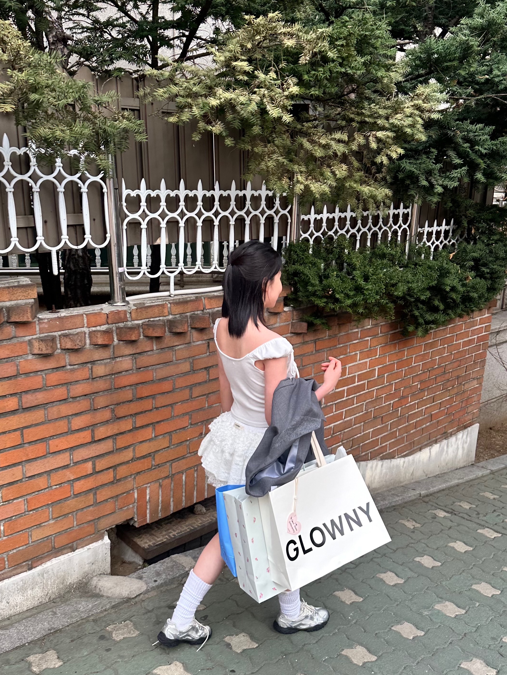 휠라 에샤페 MS 실버 문, (W) 글로니 에브리데이 지 삭스 화이트 착용 스타일 - 4