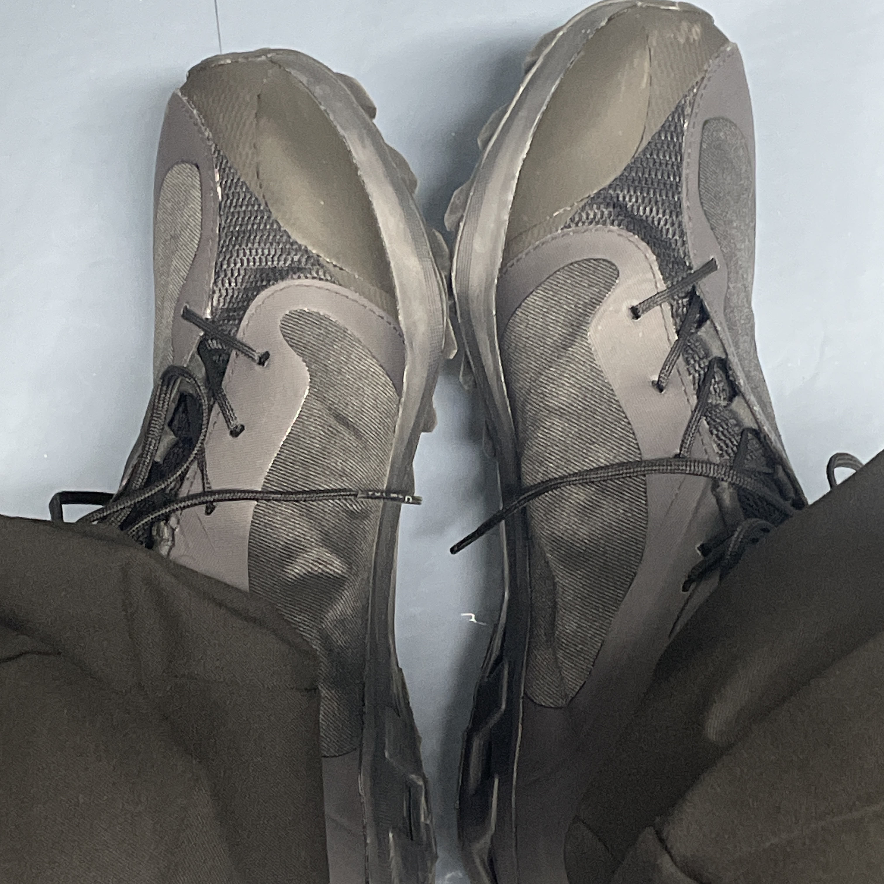 On Running x Post Archive Faction (Paf) Cloudventure Peak All Black 착용 스타일 - 4