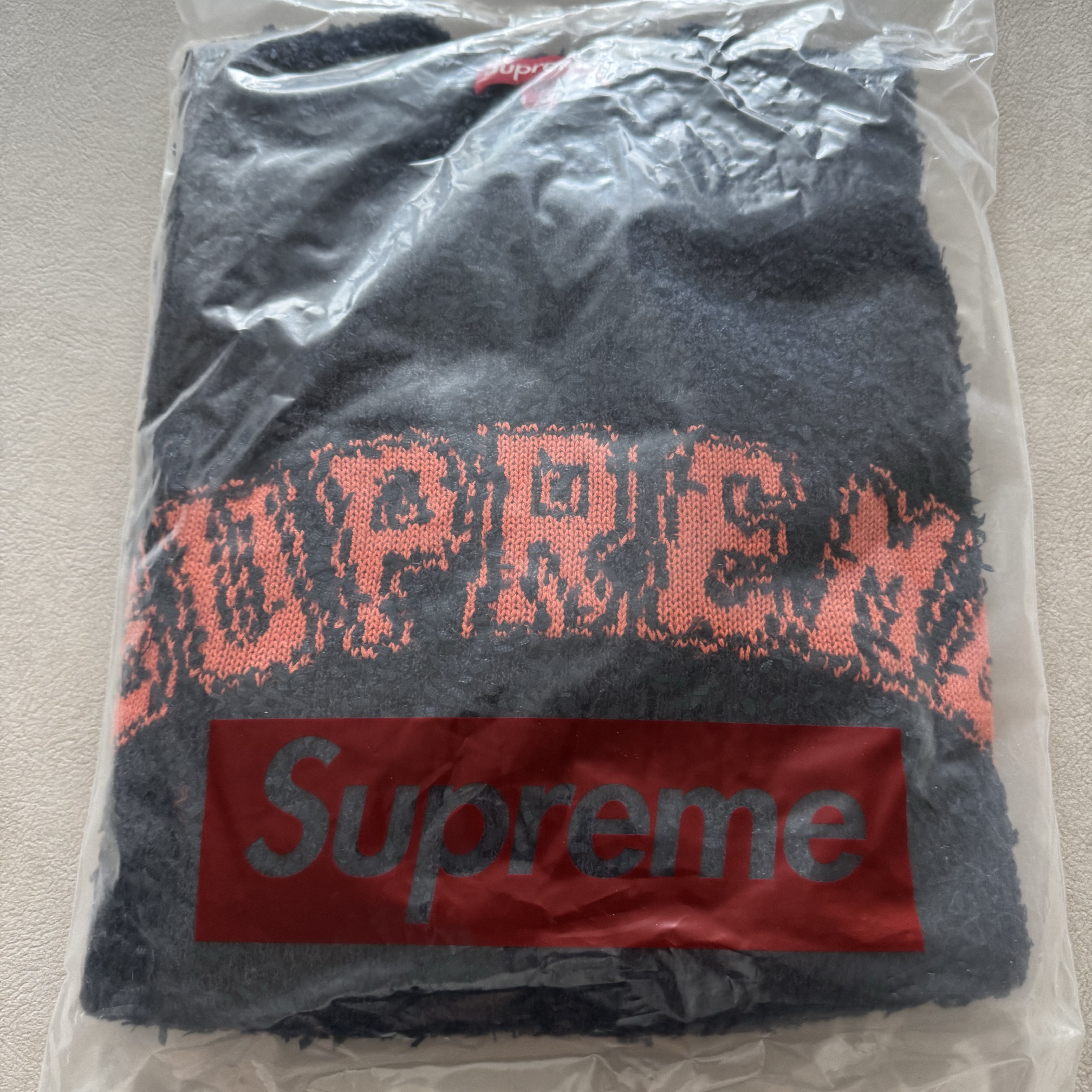 Supreme Textured Arc Sweater Navy - 25SS 착용 스타일