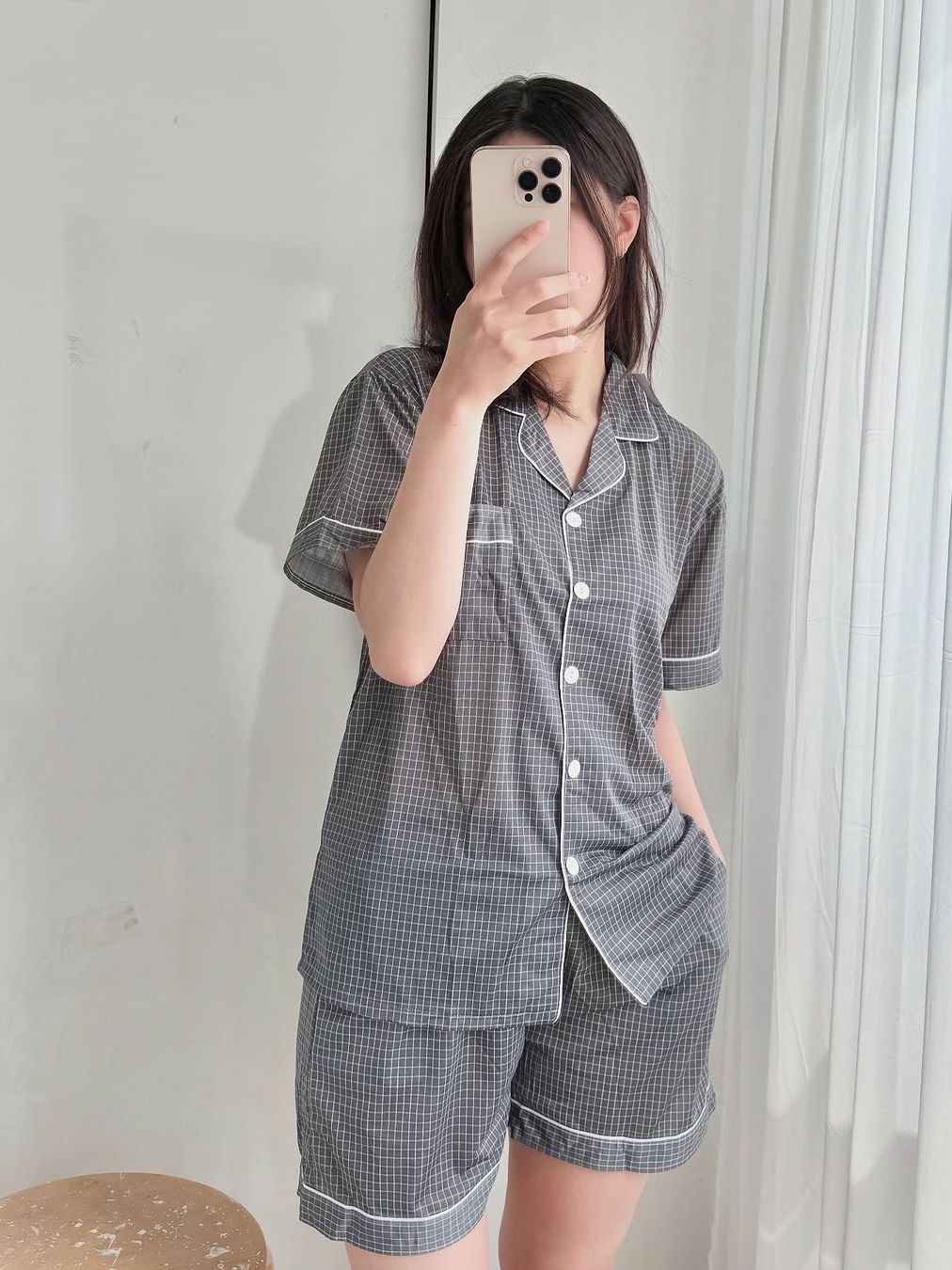[3% 적립] (W) Aone Cold Check Short Sleeve Pajama Set Gray Check 착용 스타일 - 2