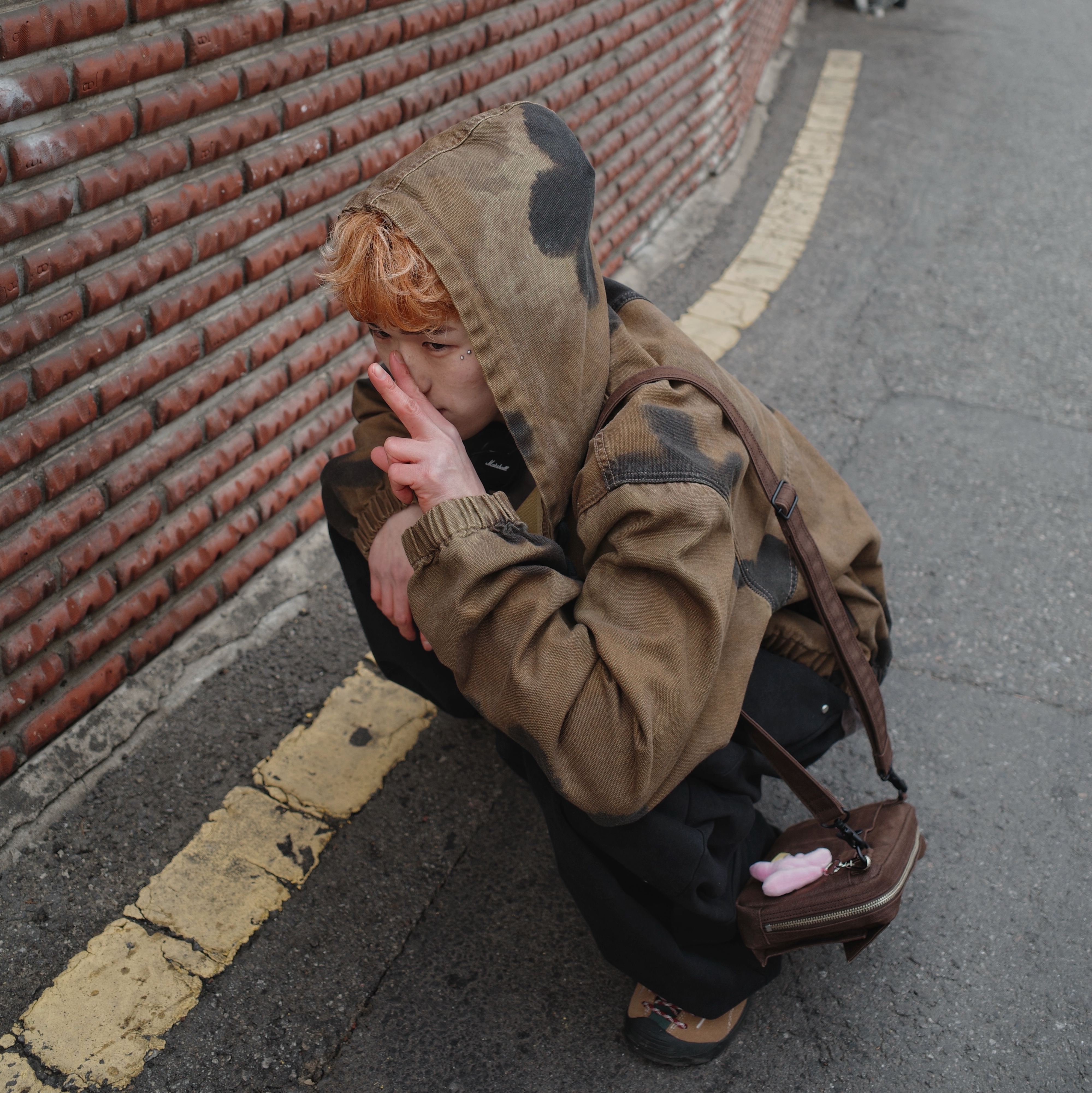 Porter Smoky 2Way Shoulder Bag Brown, Keen Jasper Sneakers Toasted Coconut 착용 스타일 - 5