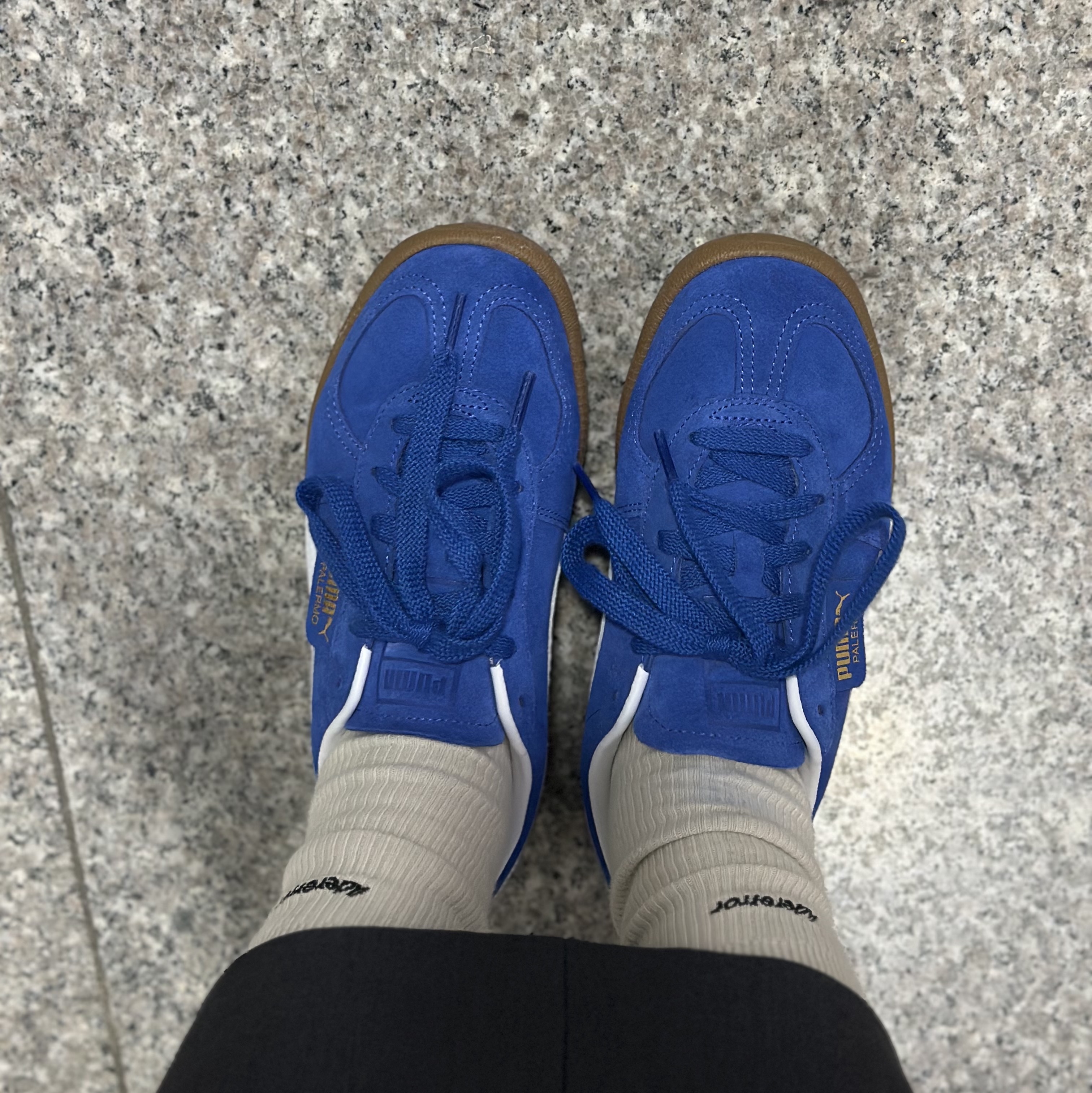 Puma Palermo Cobalt Glaze White, Asics Unlimited Gel-Kayano 14 Oyster Grey Clay Grey 착용 스타일 - 1