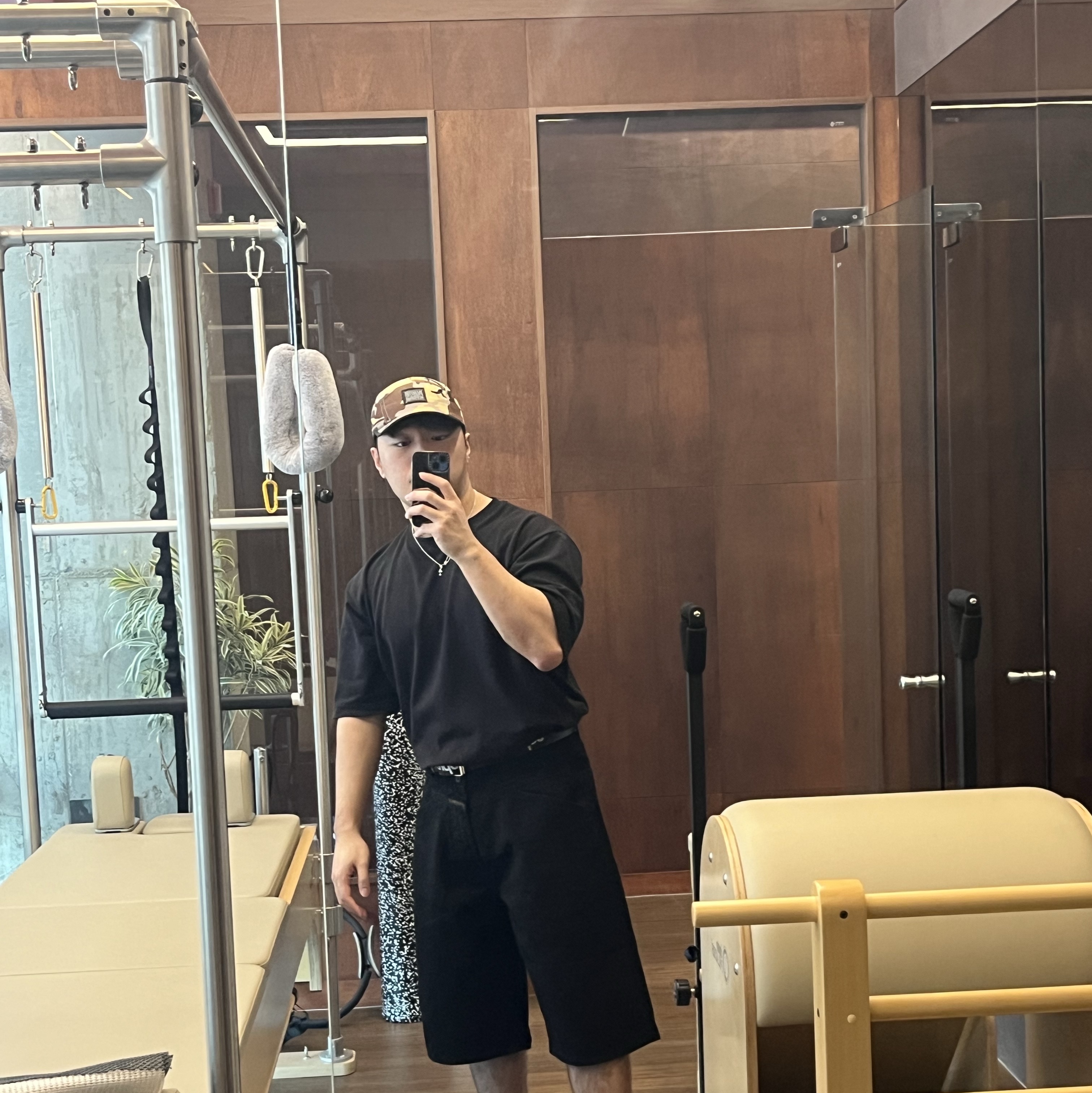 Supreme x Marithe Francois Girbaud X-Seam Baggy Denim Shorts Black - 25SS 착용 스타일 - 1
