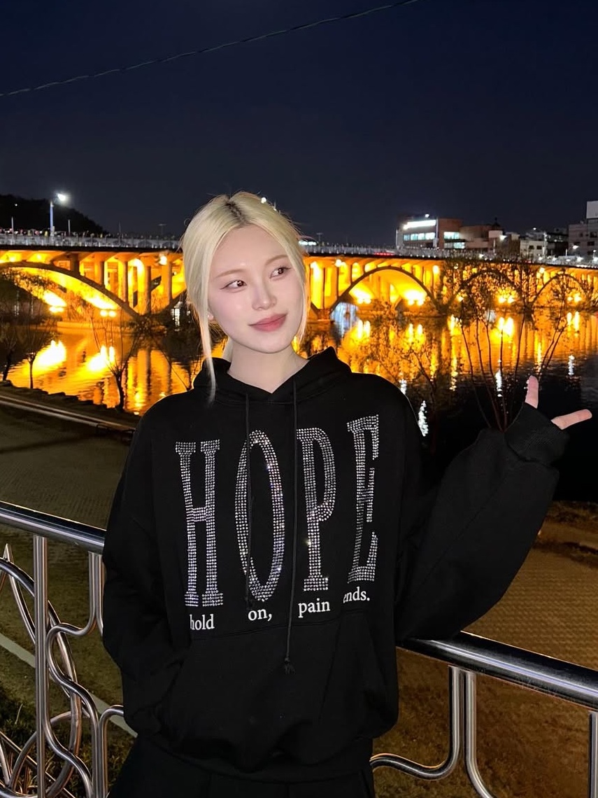 GRAILZ Pain Ends Hoodie Black 착용 스타일 - 2
