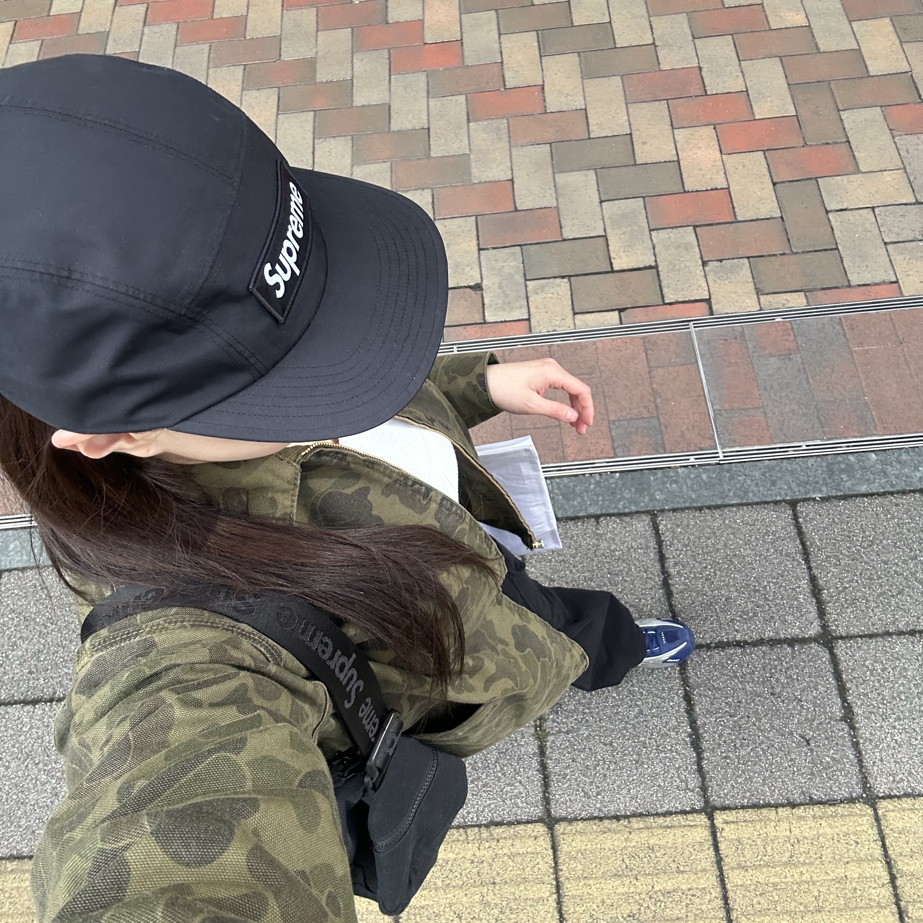 Supreme Gore-Tex Camp Cap Black - 25SS, (W) Nike Shox R4 Blue Void Metallic Silver 착용 스타일 - 3