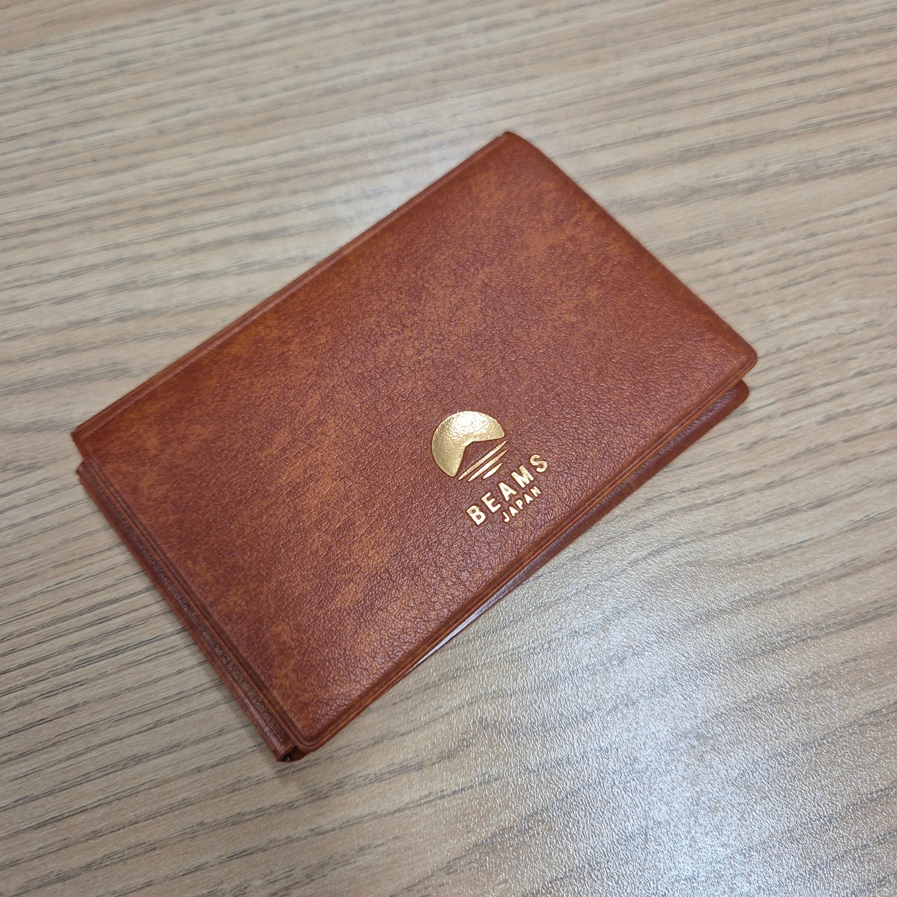 Beams x Hightide Special Order Pass & Card Case Brown 착용 스타일