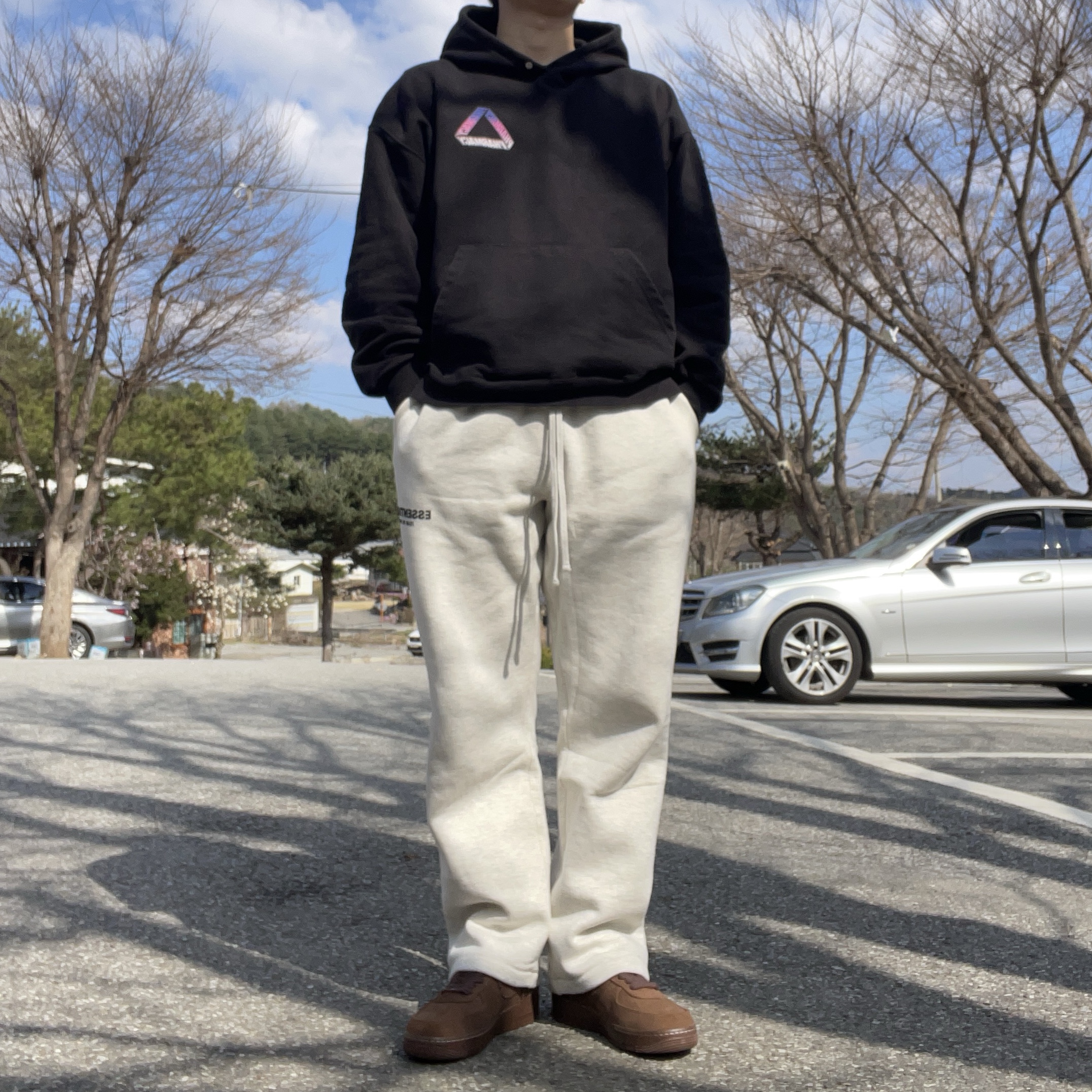 (W) Nike Air Force 1 '07 Cacao Wow, Essentials The Core Collection Relaxed Sweatpants Light Oatmeal 착용 스타일 - 4