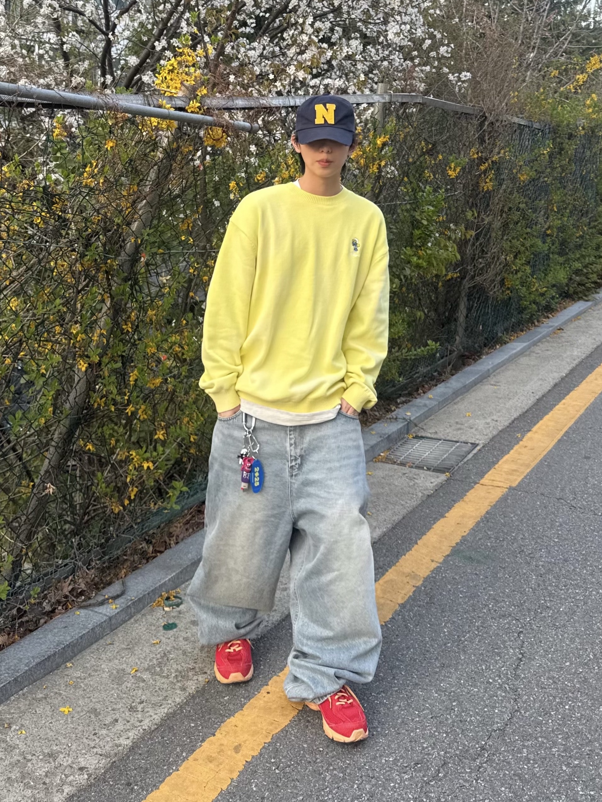 노드 와이드 배기 데님 팬츠 라이트 블루, 뉴발란스 509 딥 레드 착용 스타일 - 1