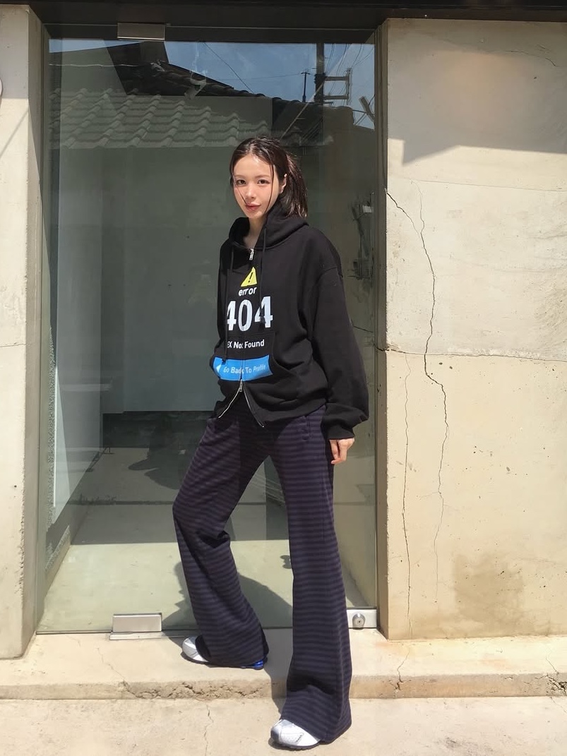 GRAILZ Error 404 Zip Hoodie Black 착용 스타일 - 2